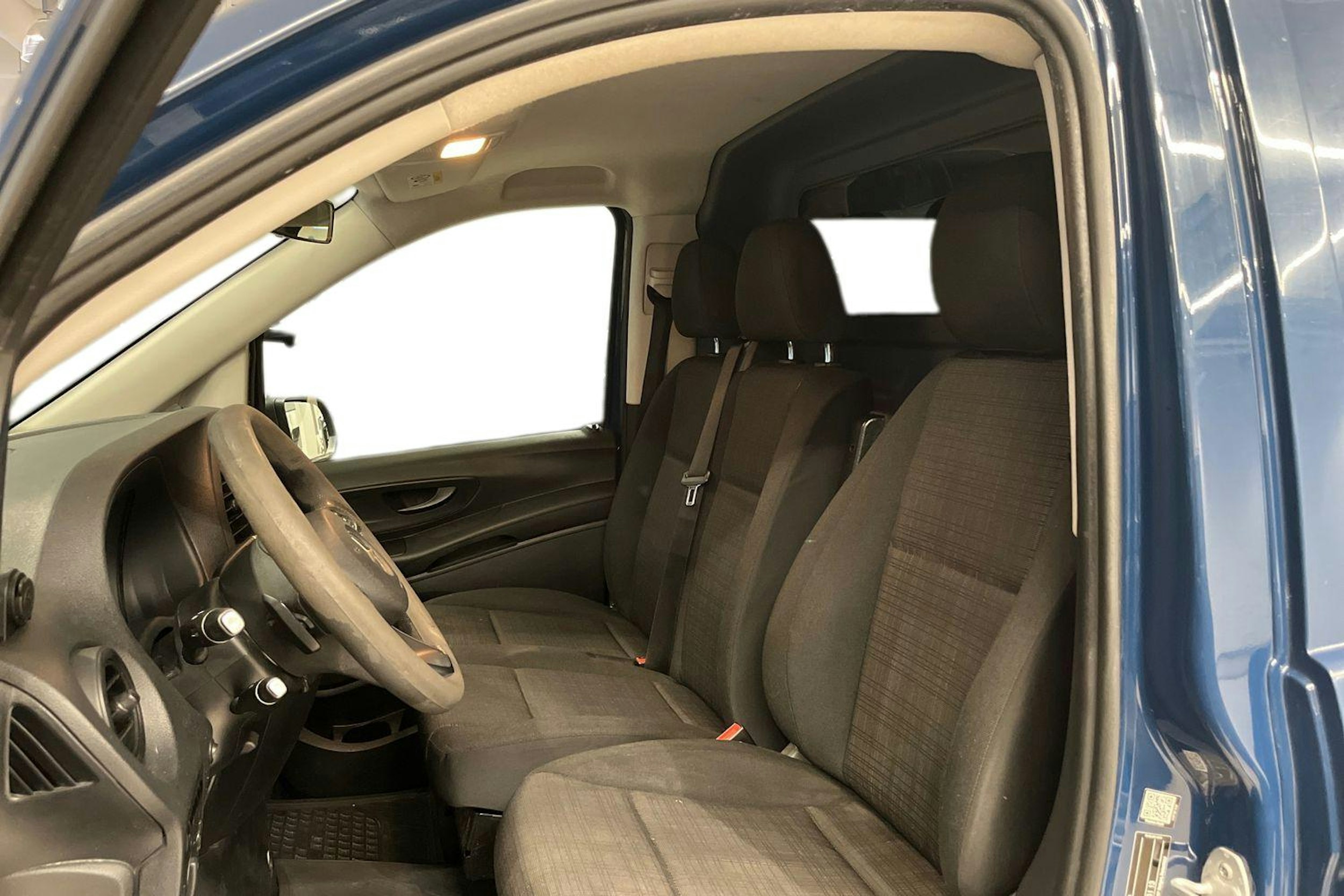 Sininen Mercedes-Benz VITO 2016 kuva 8.