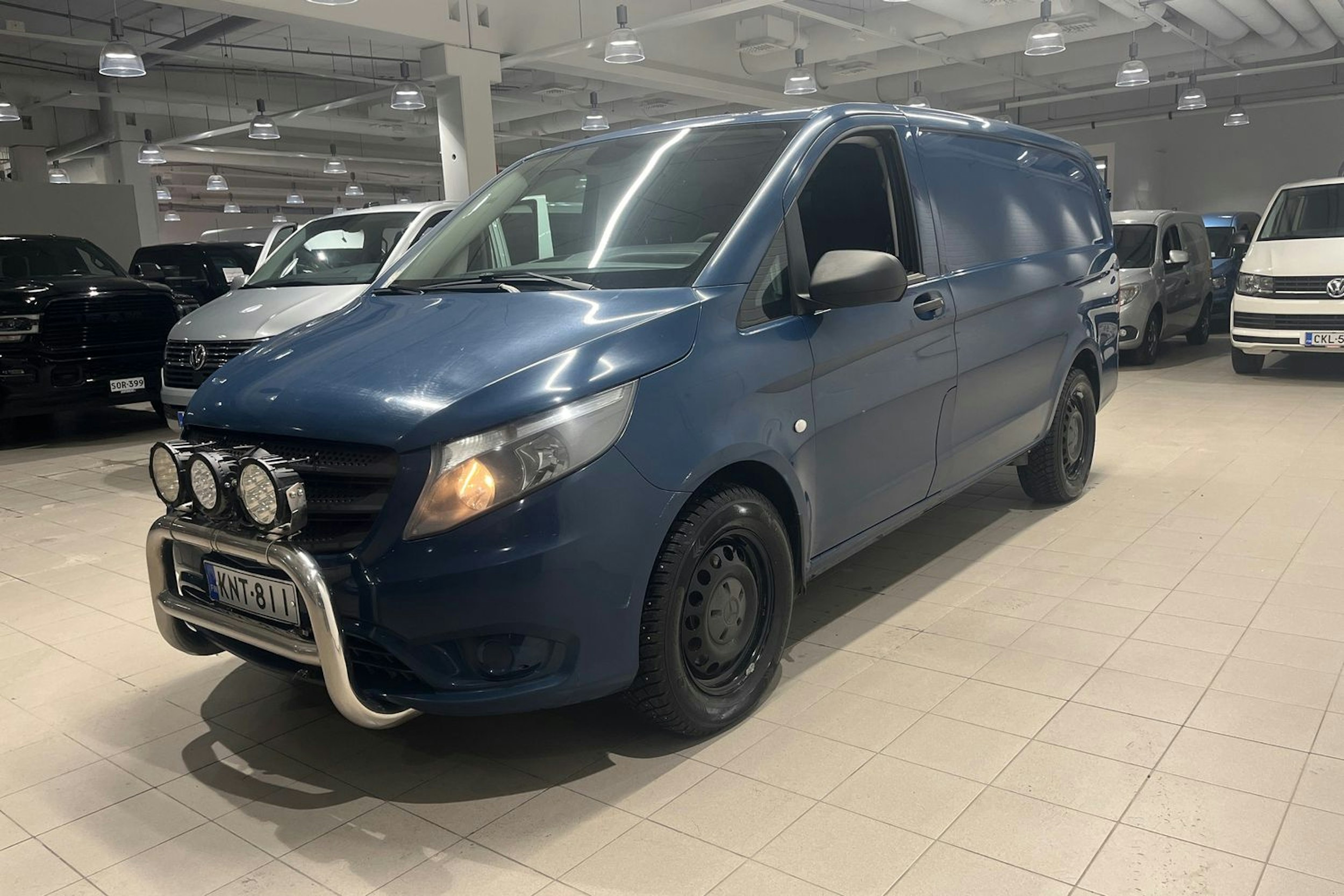 Sininen Mercedes-Benz VITO 2016 kuva 32.