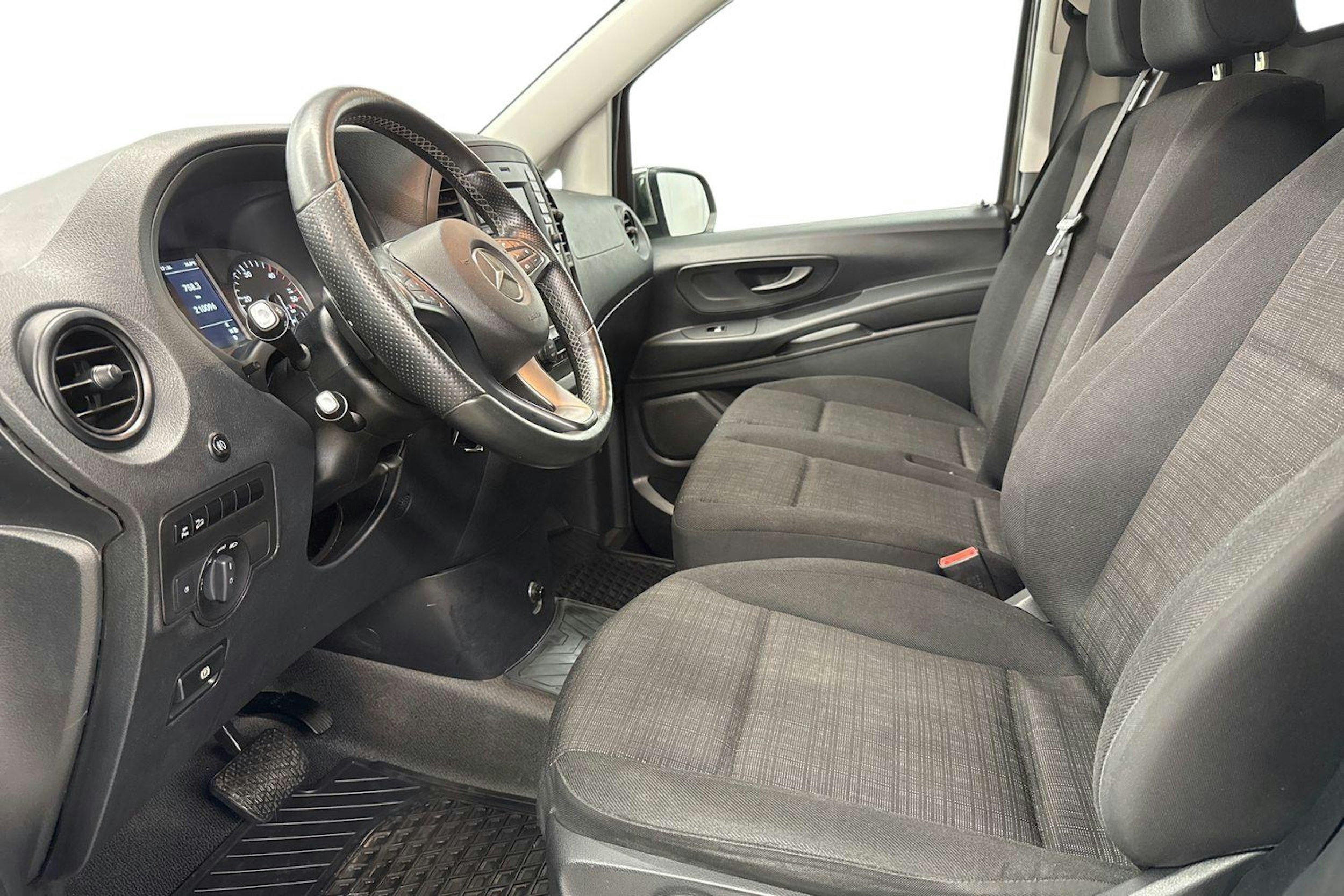 ruskea (beige) Mercedes-Benz Vito 2016 kuva 7.