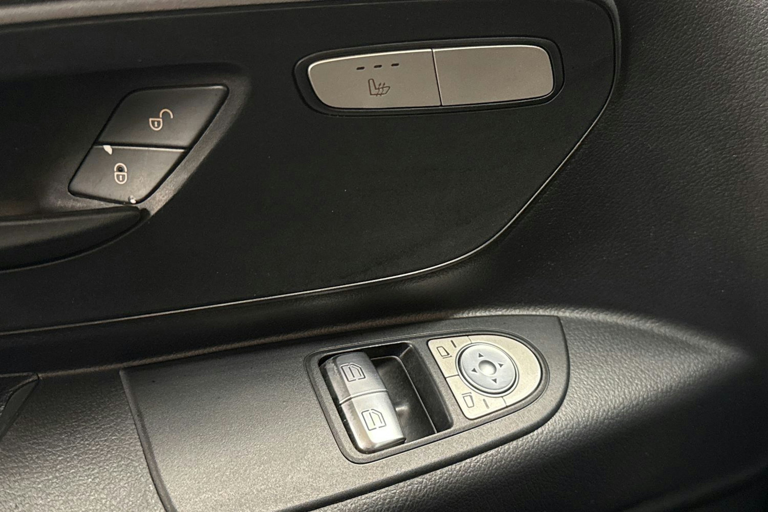 ruskea (beige) Mercedes-Benz Vito 2016 kuva 18.