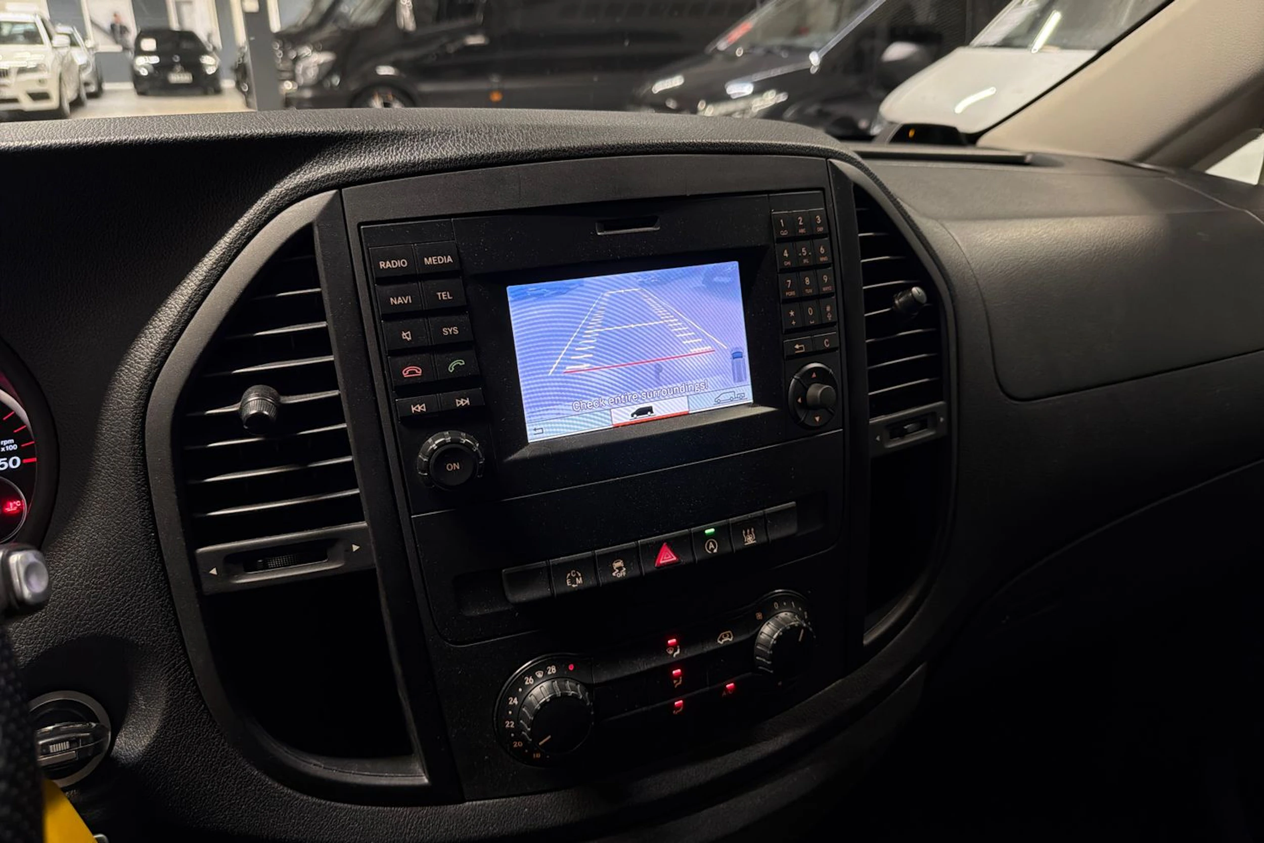 valkoinen Mercedes-Benz Vito 2016 kuva 4.