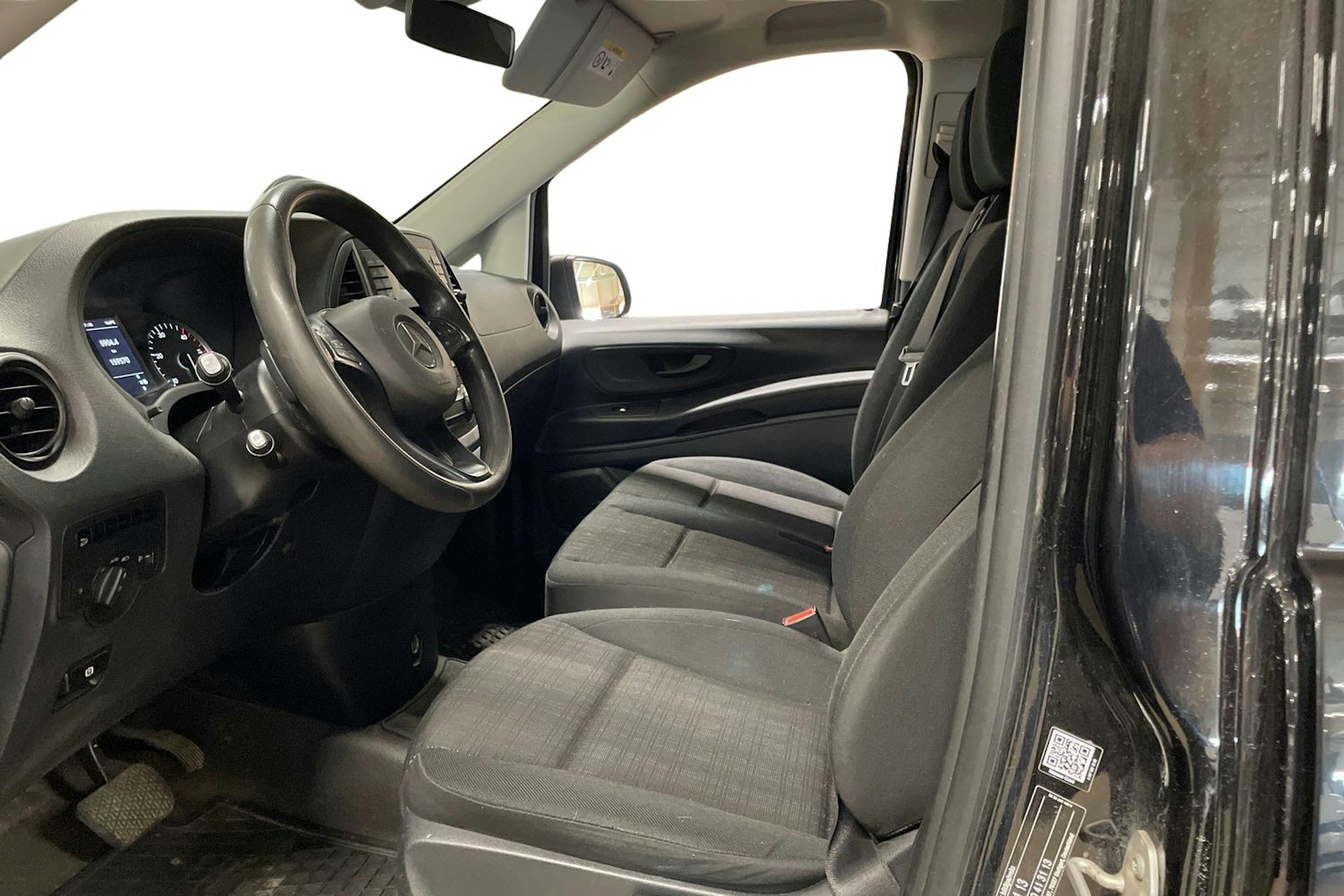 musta Mercedes-Benz Vito 2016 kuva 3.