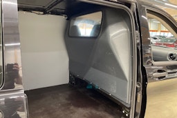 musta Mercedes-Benz Vito 2016 kuva 19.