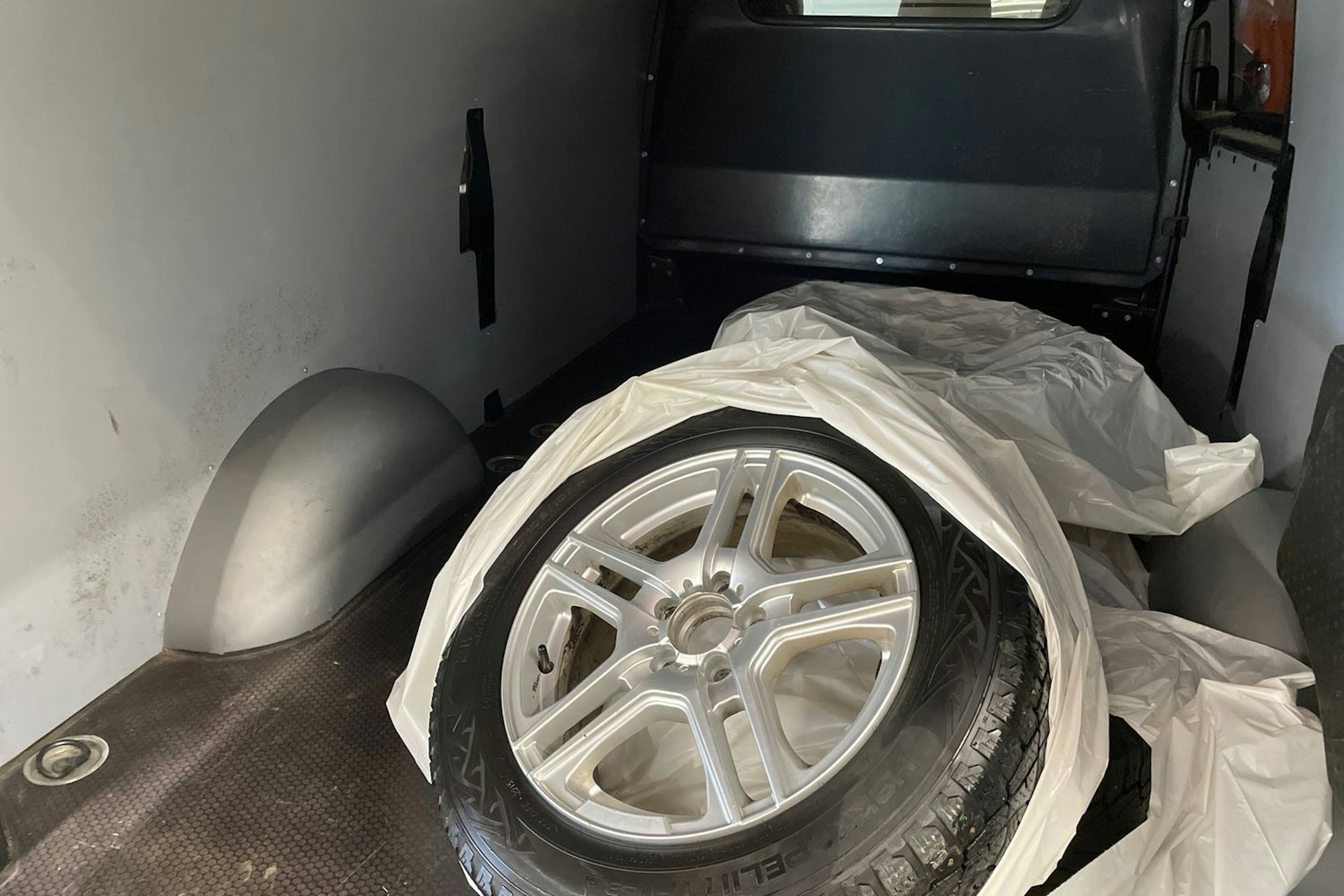 musta Mercedes-Benz Vito 2016 kuva 21.