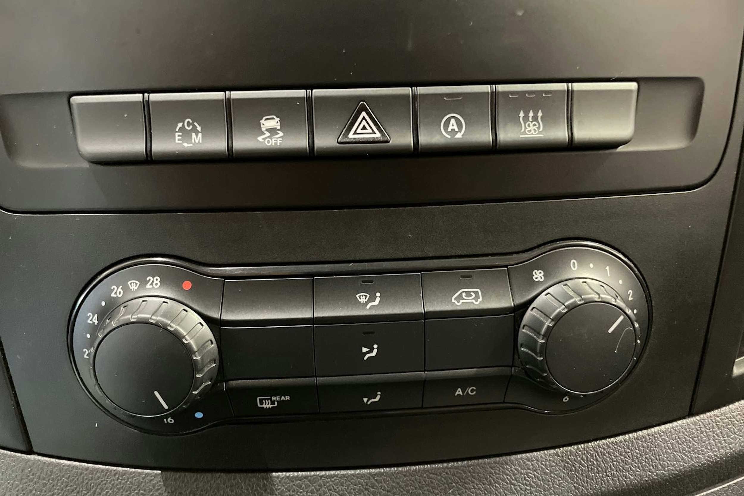 musta Mercedes-Benz Vito 2016 kuva 29.