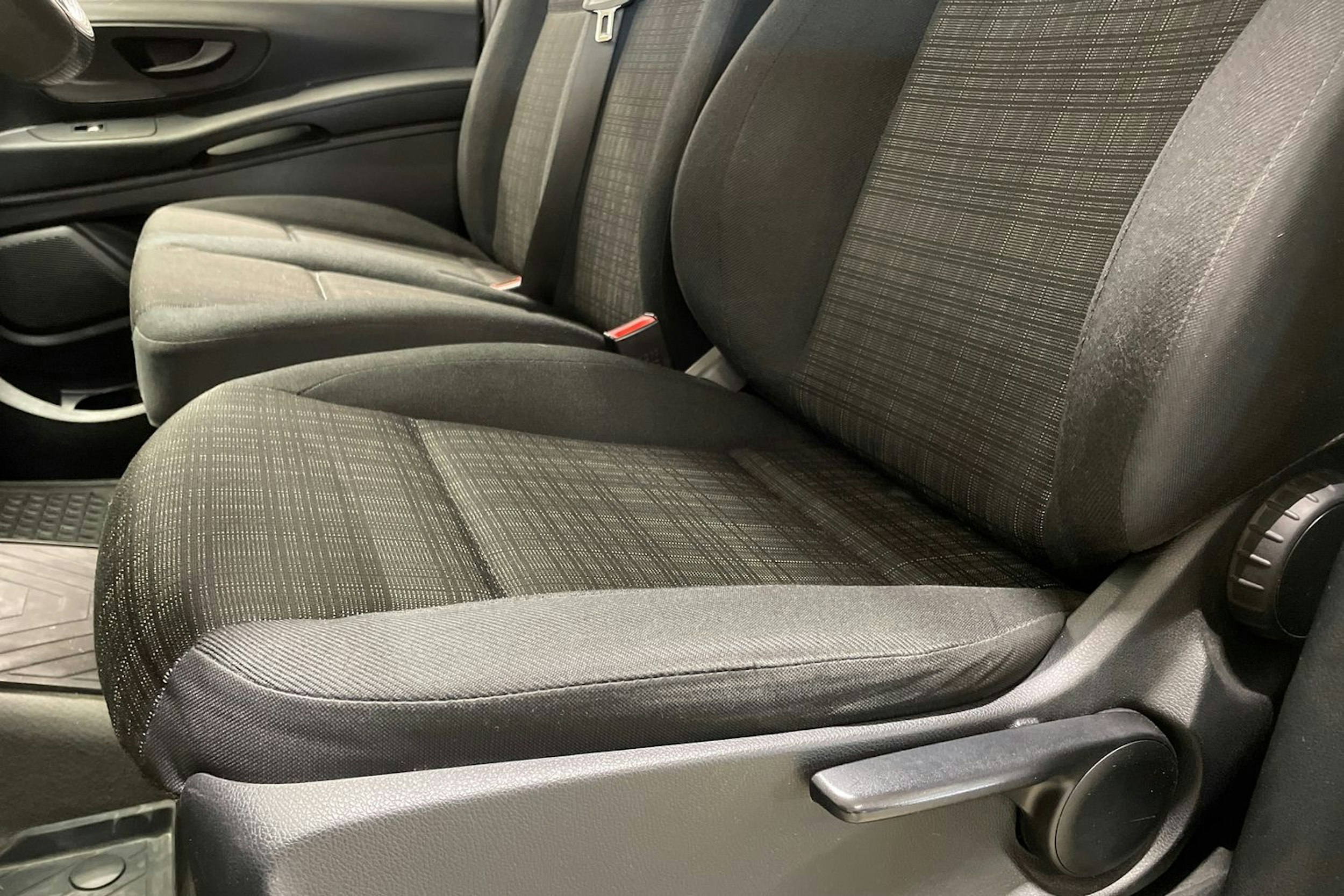 musta Mercedes-Benz Vito 2016 kuva 34.