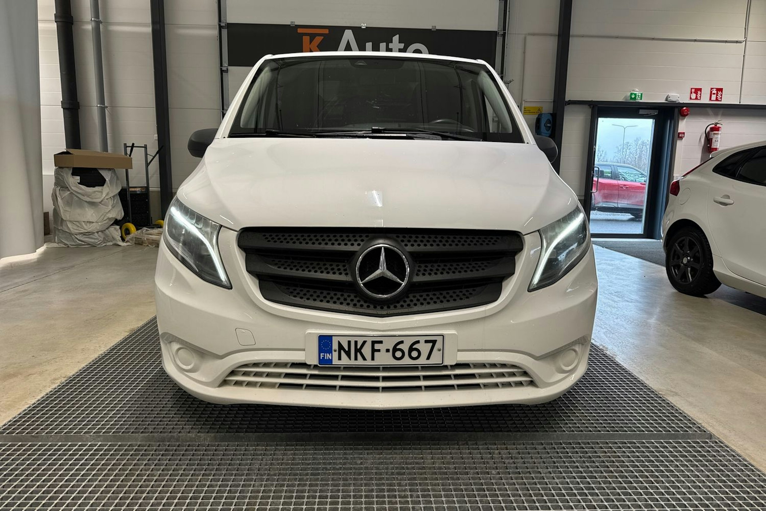 valkoinen Mercedes-Benz Vito 2016 kuva 4.