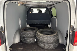 valkoinen Mercedes-Benz Vito 2016 kuva 12.