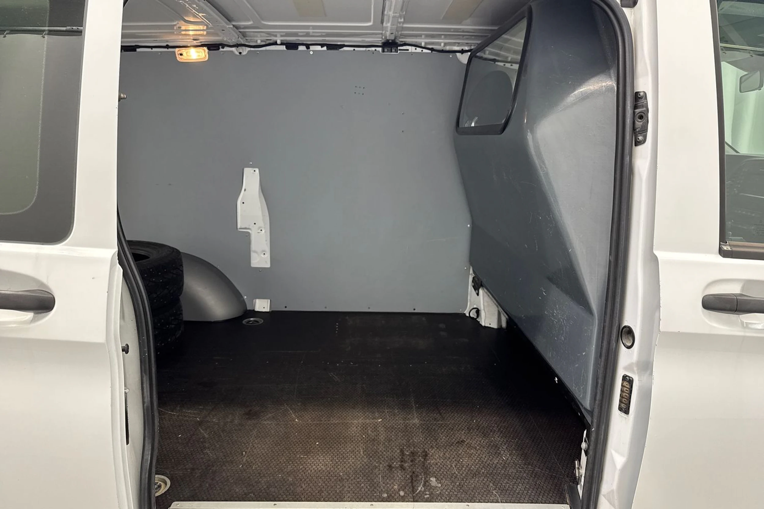 valkoinen Mercedes-Benz Vito 2016 kuva 13.