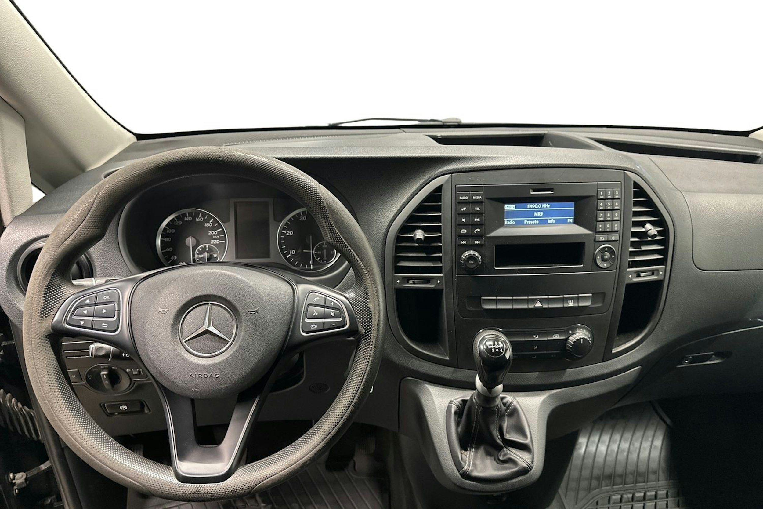 Musta Mercedes-Benz VITO 2016 kuva 9.