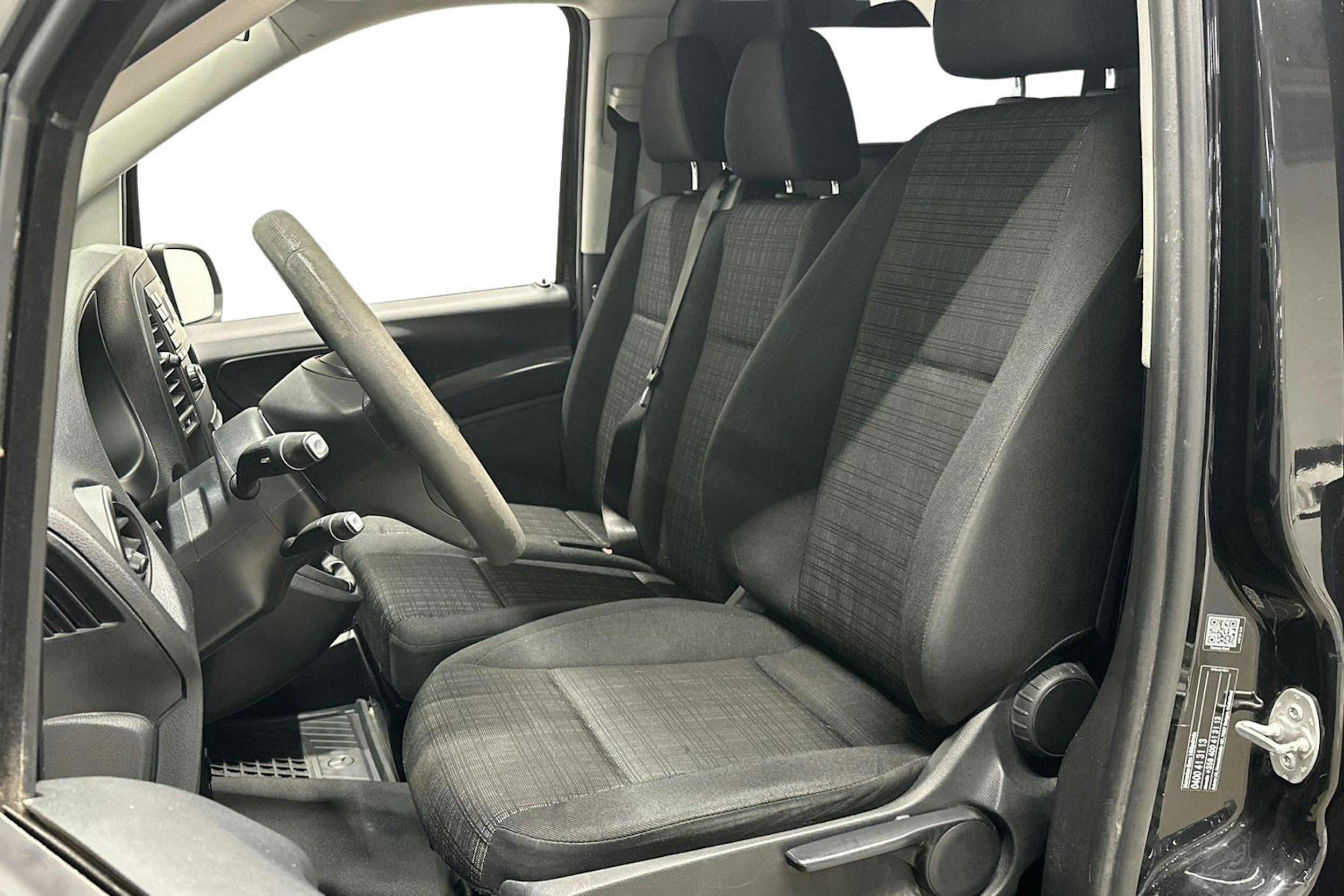 Musta Mercedes-Benz VITO 2016 kuva 10.