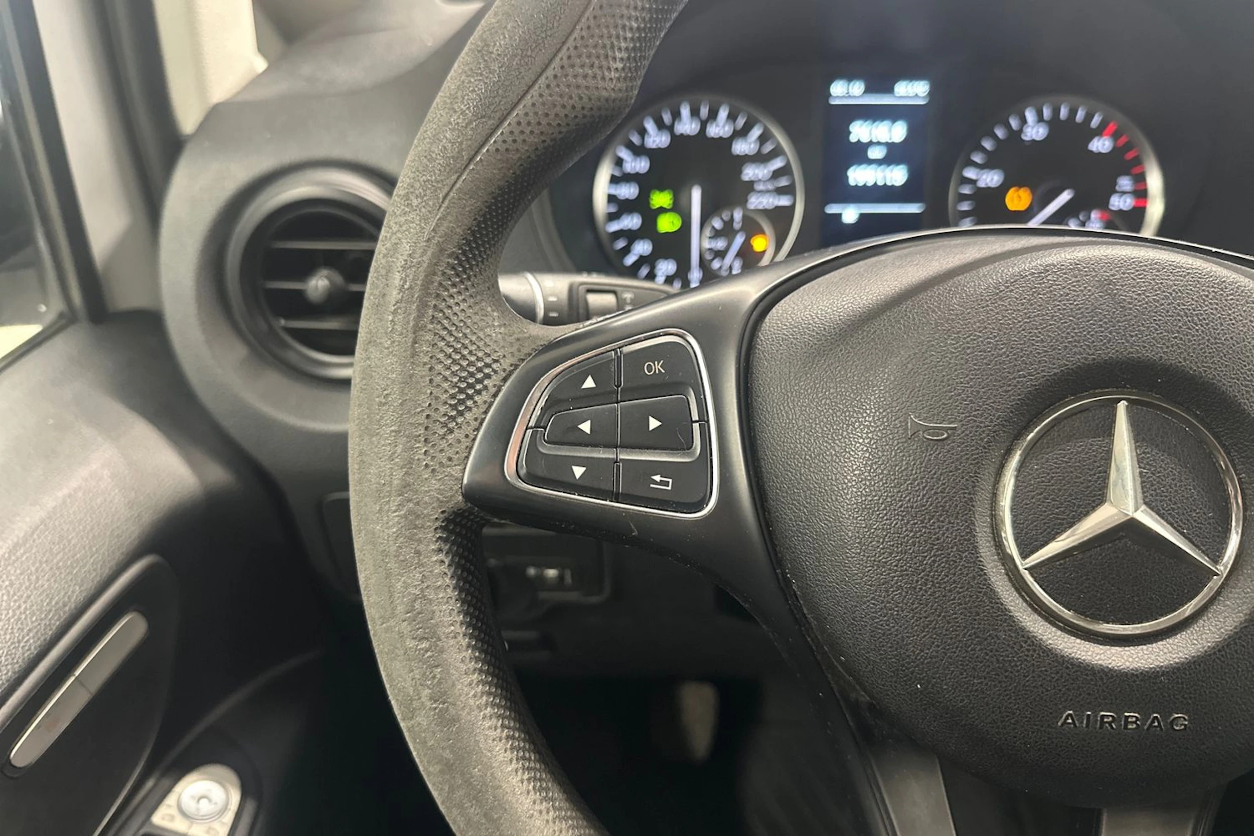 valkoinen Mercedes-Benz Vito 2016 kuva 12.