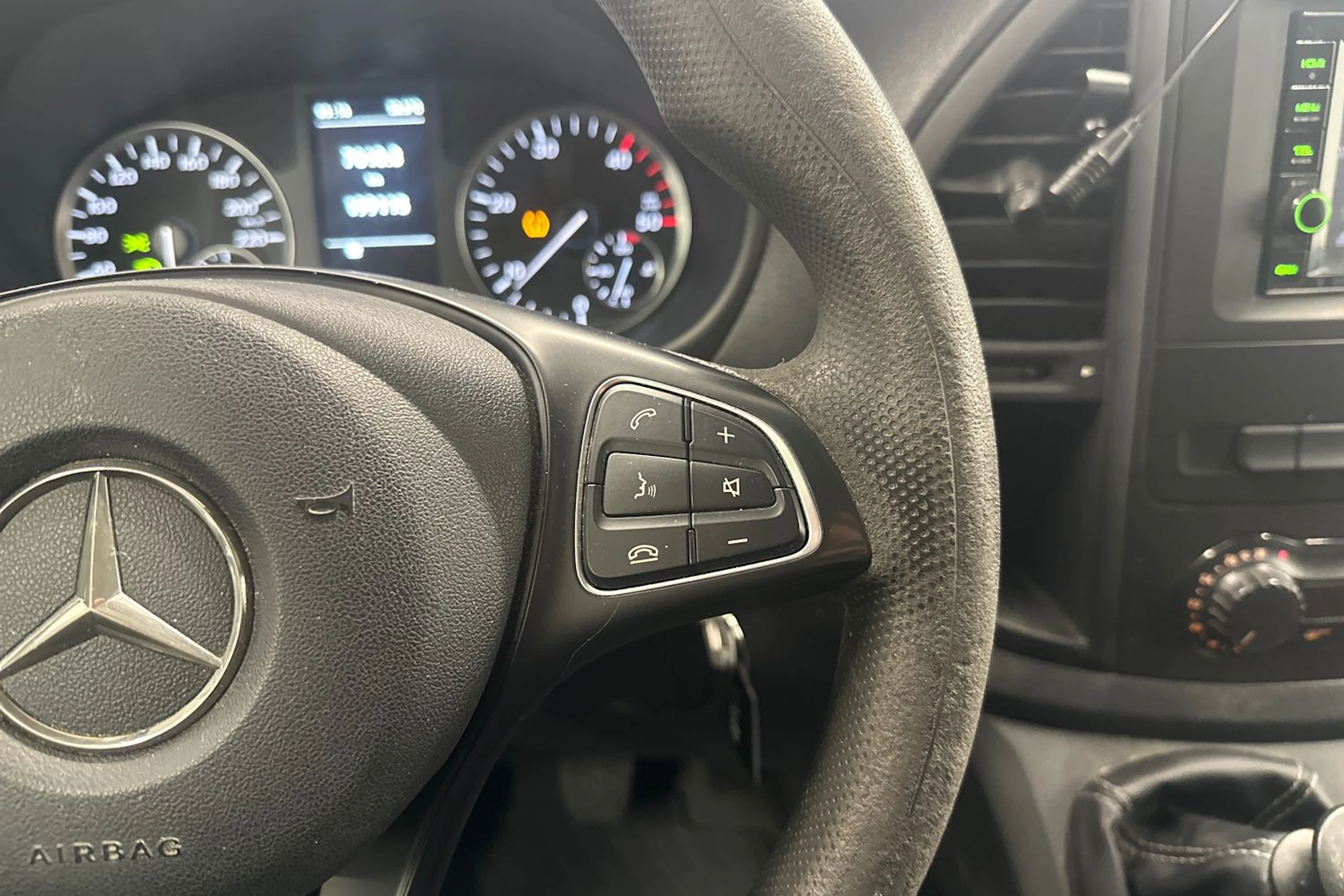 valkoinen Mercedes-Benz Vito 2016 kuva 13.