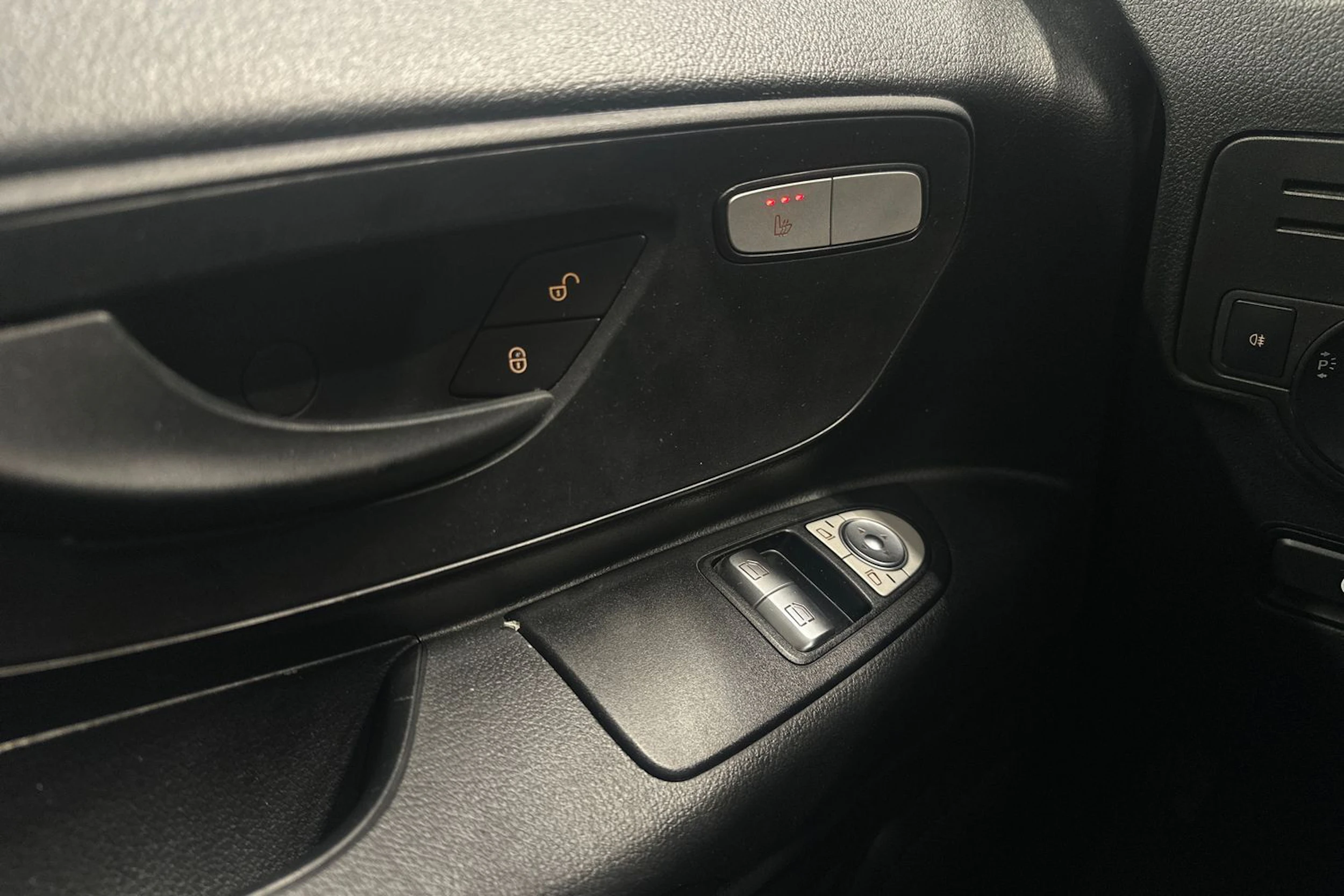 valkoinen Mercedes-Benz Vito 2016 kuva 14.