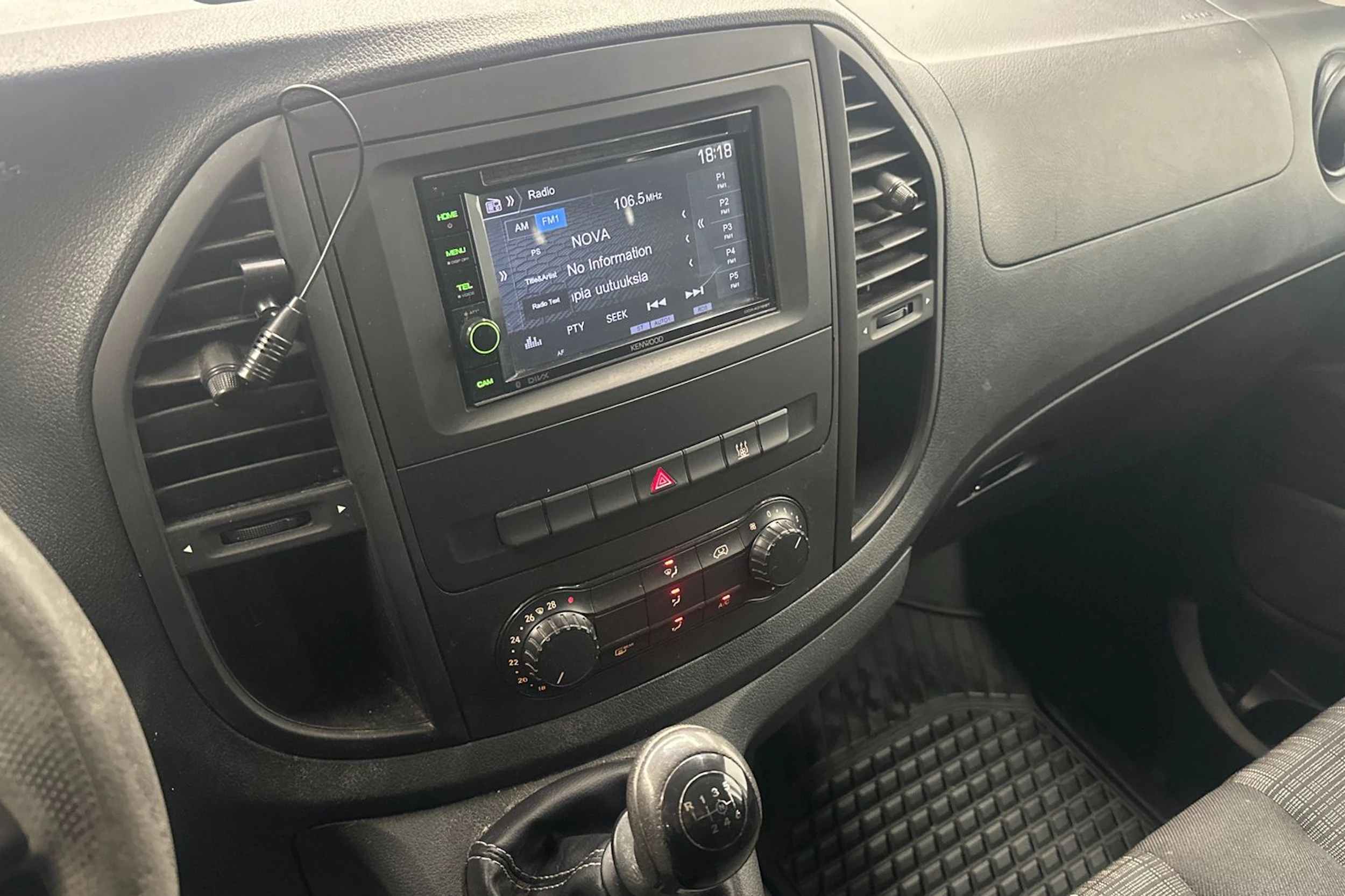 valkoinen Mercedes-Benz Vito 2016 kuva 16.