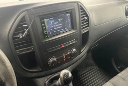 valkoinen Mercedes-Benz Vito 2016 kuva 16.