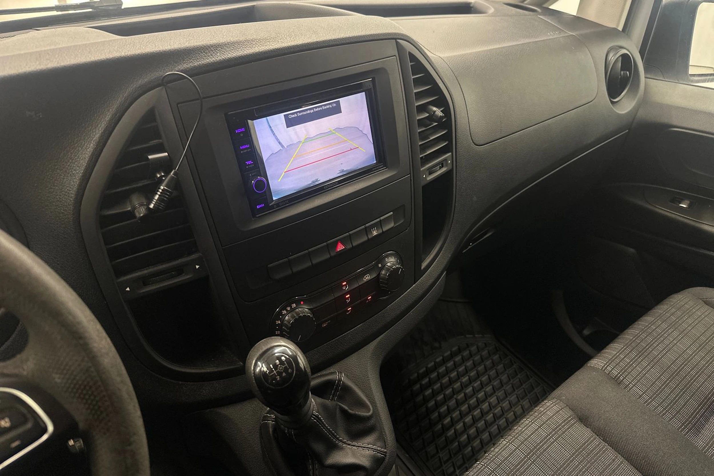 valkoinen Mercedes-Benz Vito 2016 kuva 17.