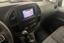 valkoinen Mercedes-Benz Vito 2016 kuva 17.