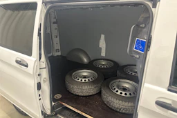 valkoinen Mercedes-Benz Vito 2016 kuva 18.