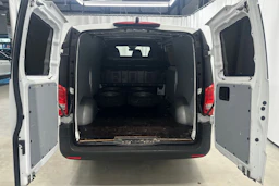 valkoinen Mercedes-Benz Vito 2016 kuva 19.