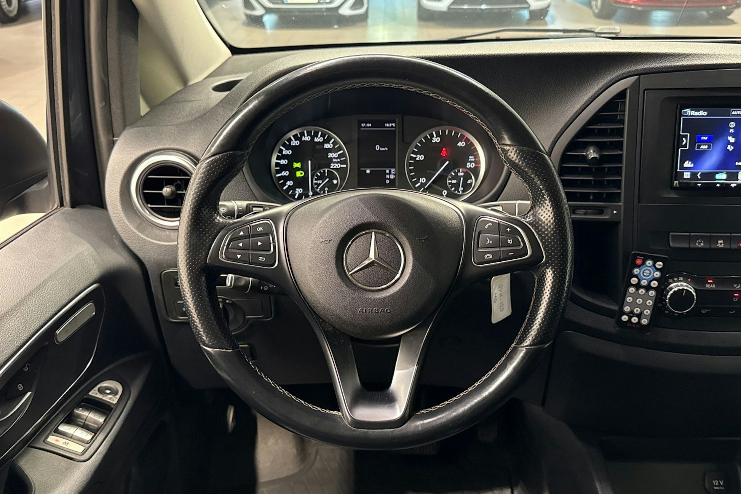 Harmaa Mercedes-Benz VITO 2016 kuva 13.
