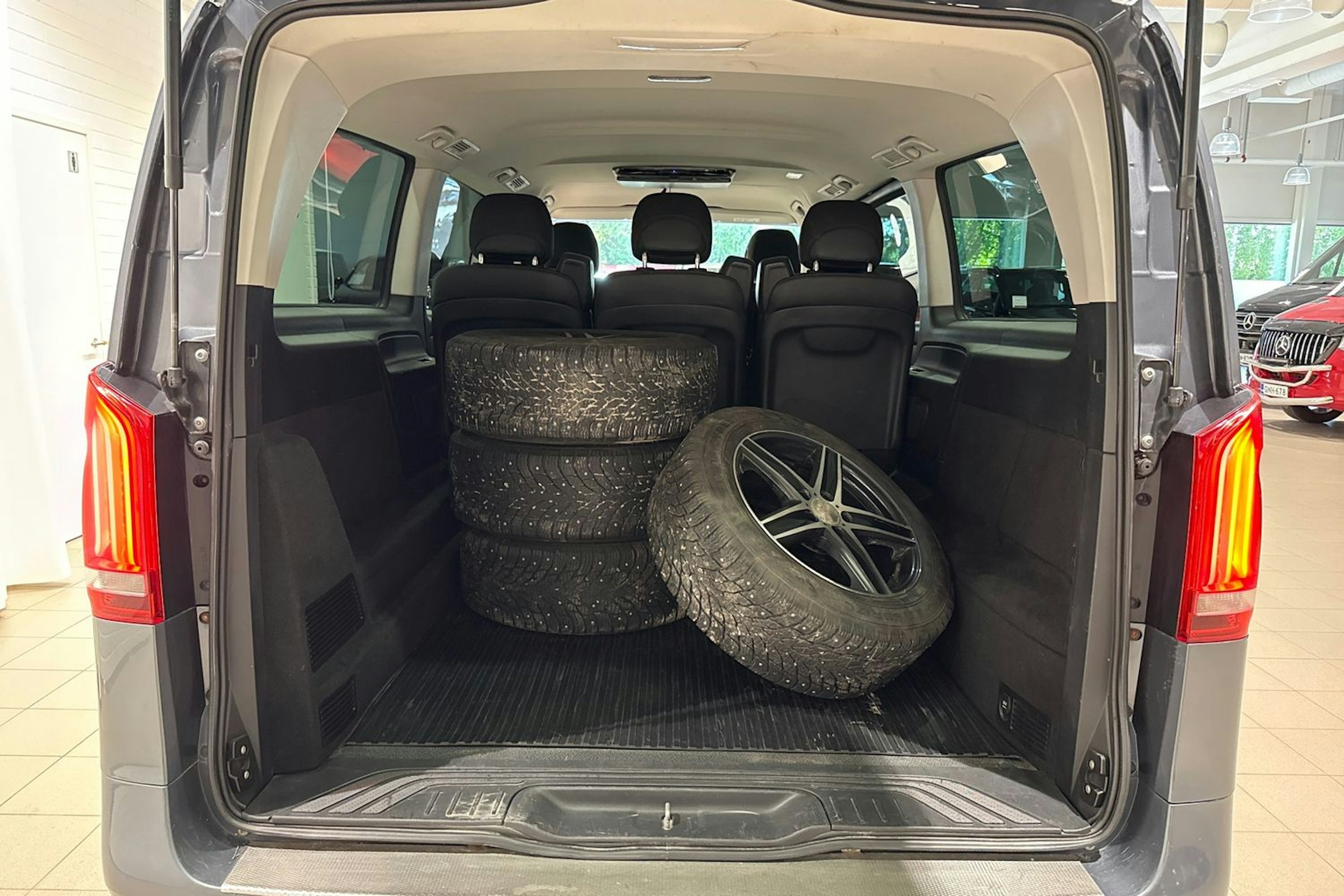 Harmaa Mercedes-Benz VITO 2016 kuva 18.