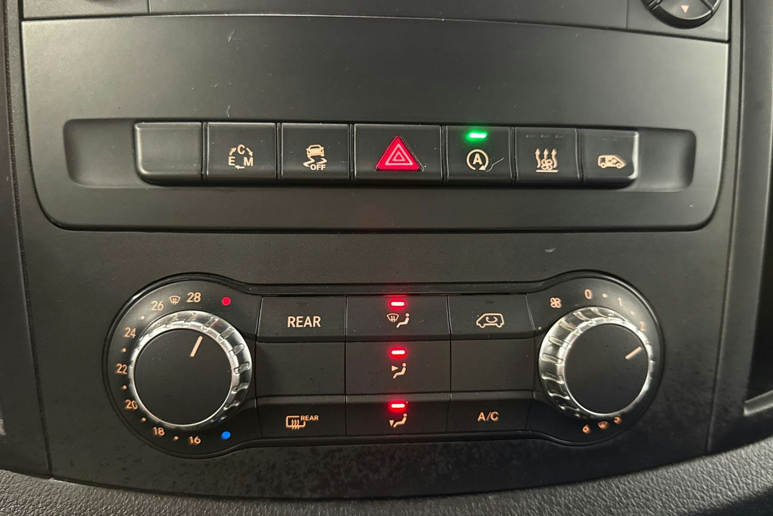 musta Mercedes-Benz Vito 2016 kuva 23.