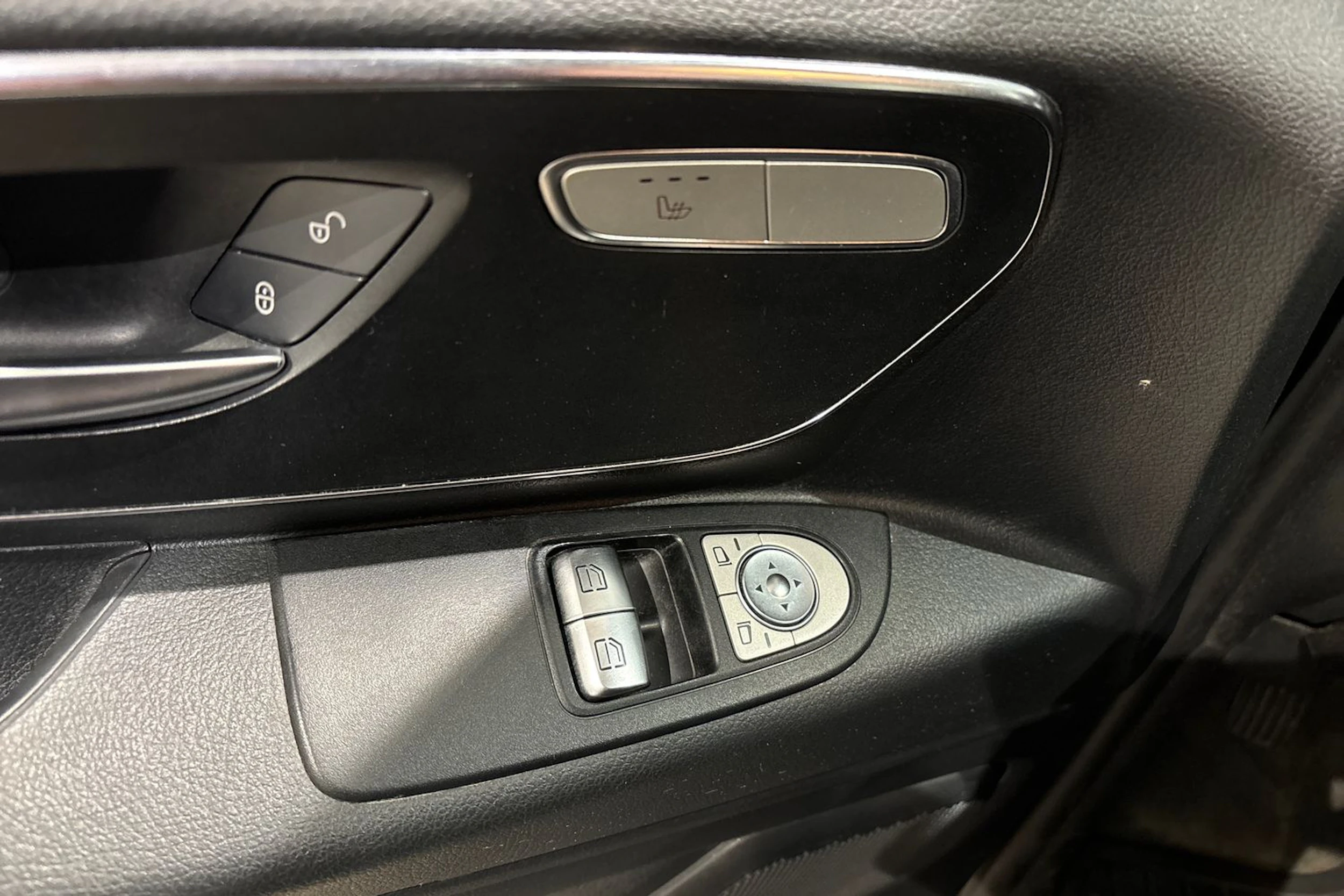 musta Mercedes-Benz Vito 2016 kuva 26.