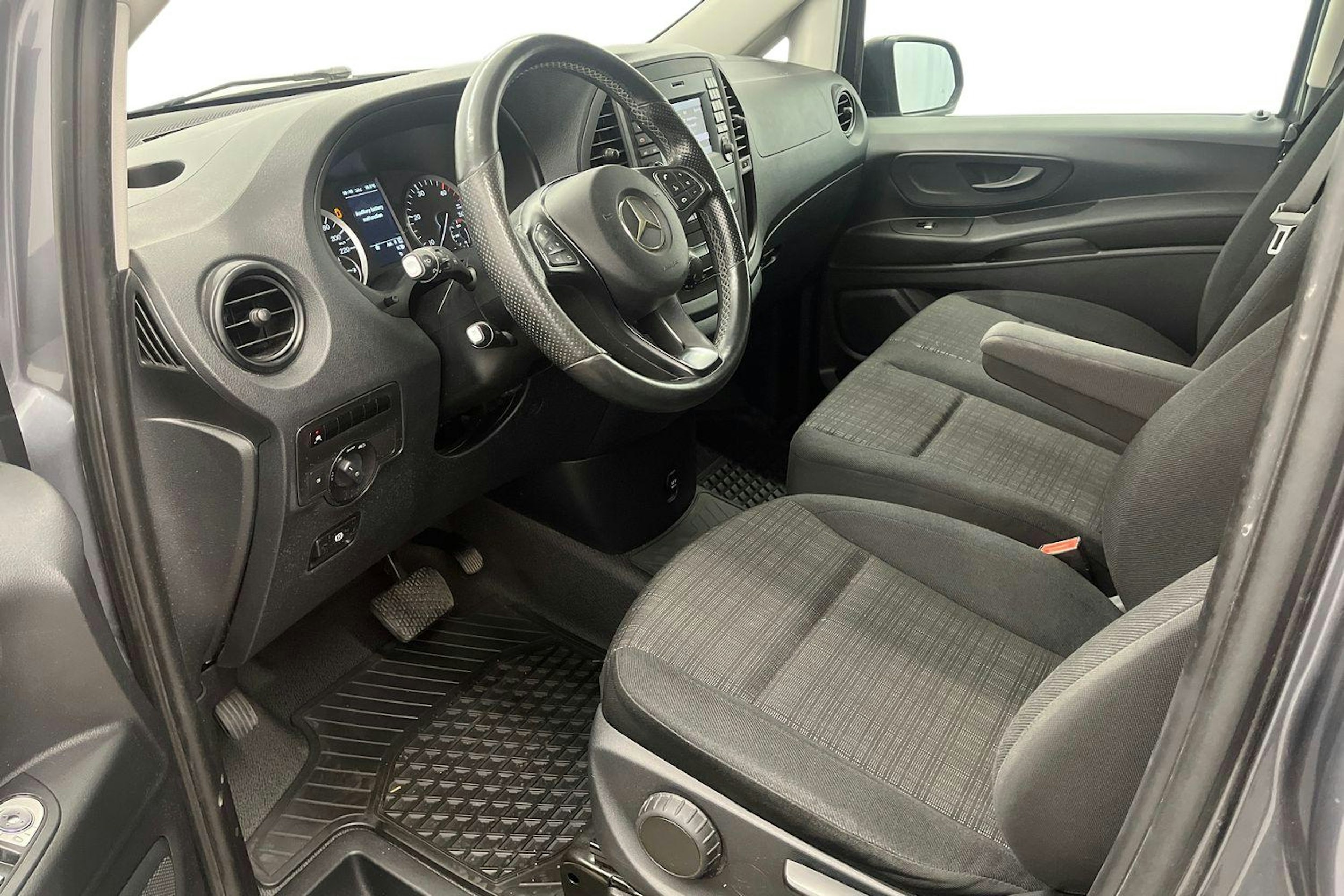 harmaa Mercedes-Benz Vito 2016 kuva 7.