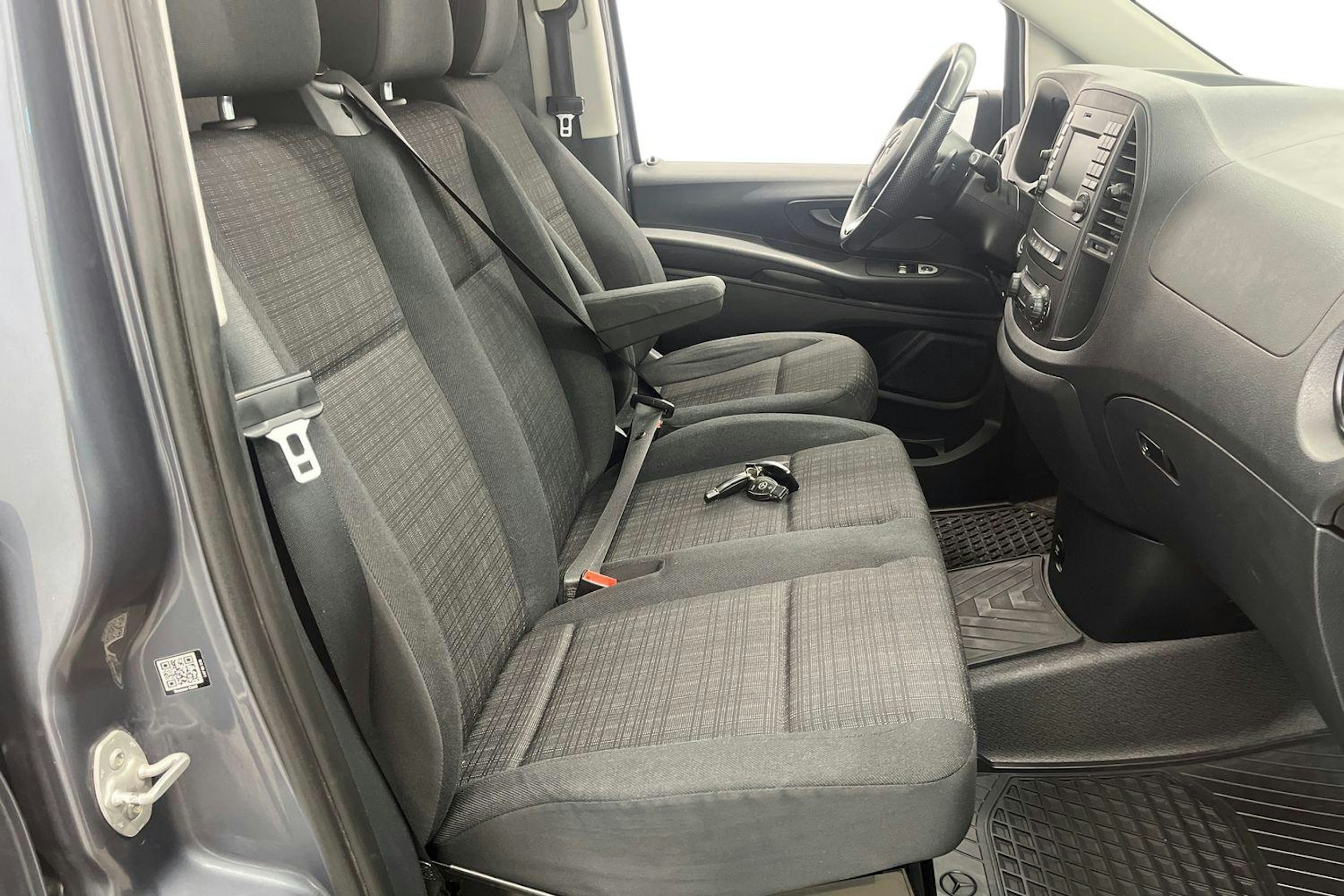 harmaa Mercedes-Benz Vito 2016 kuva 10.