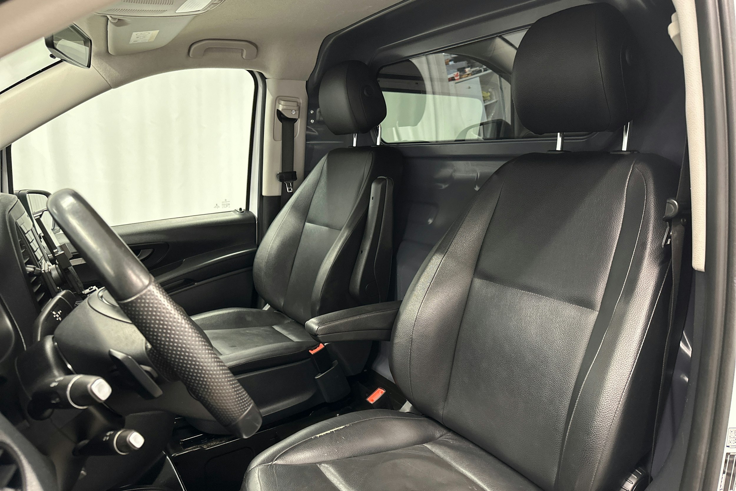 valkoinen Mercedes-Benz Vito 2017 kuva 11.