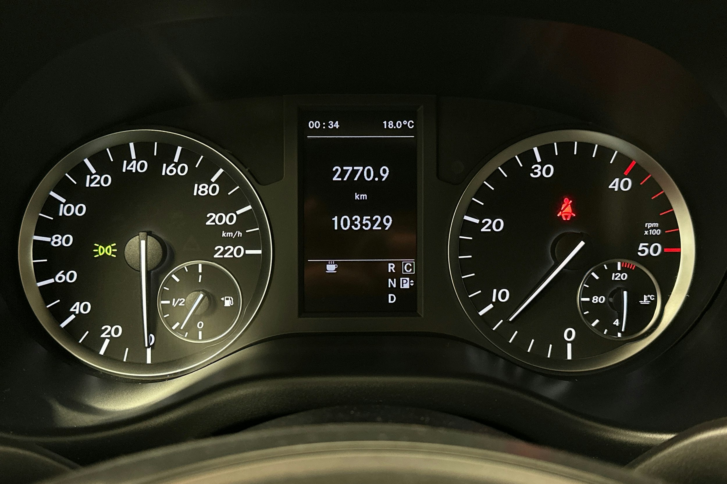 valkoinen Mercedes-Benz Vito 2017 kuva 19.