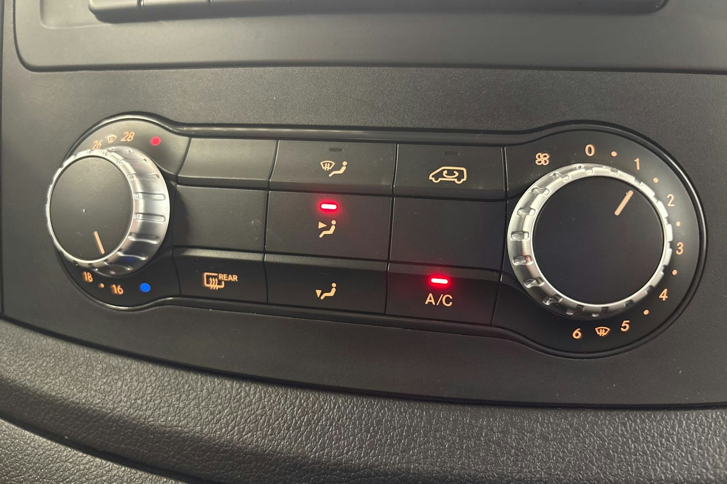 harmaa Mercedes-Benz Vito 2017 kuva 20.
