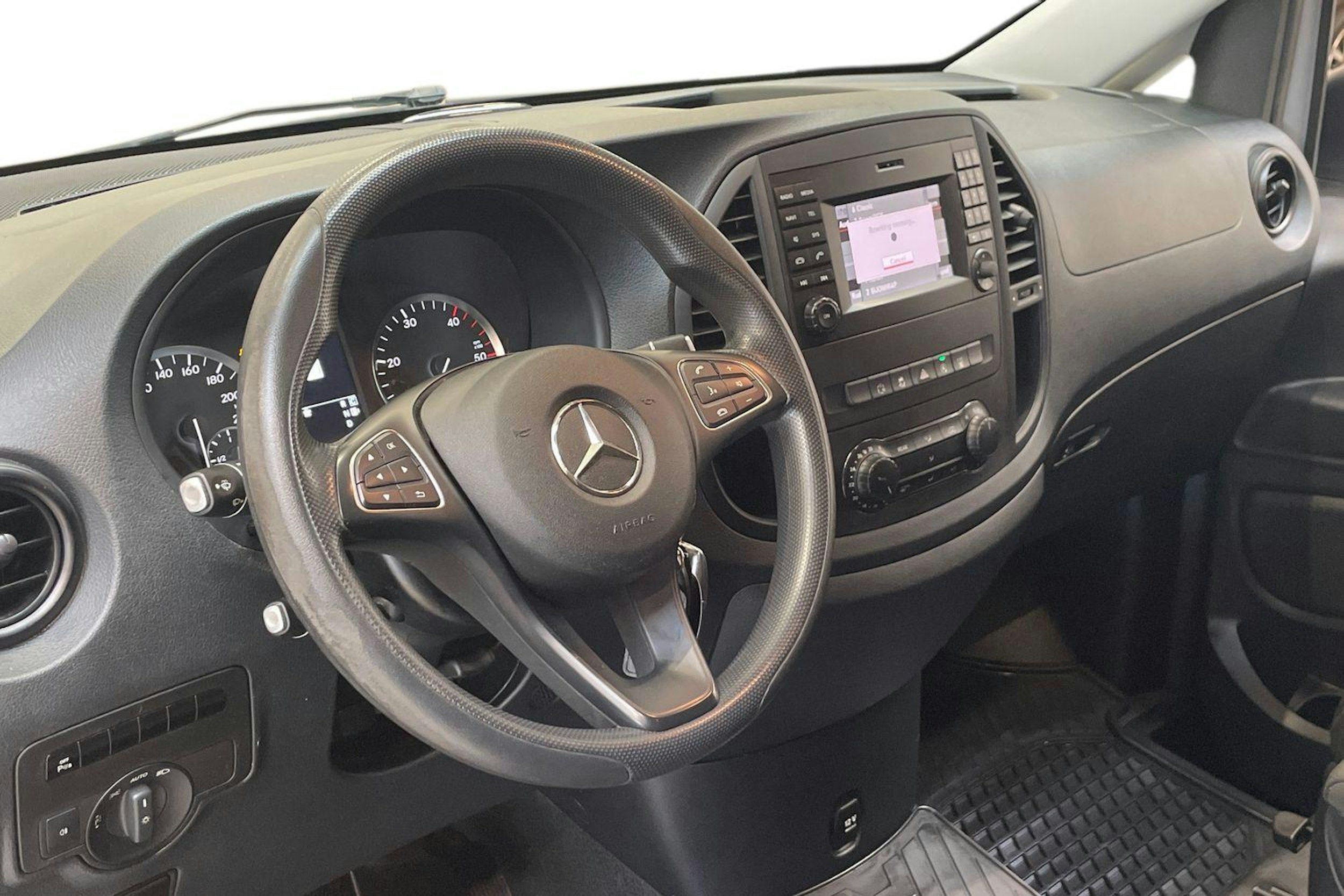 harmaa Mercedes-Benz Vito 2017 kuva 9.