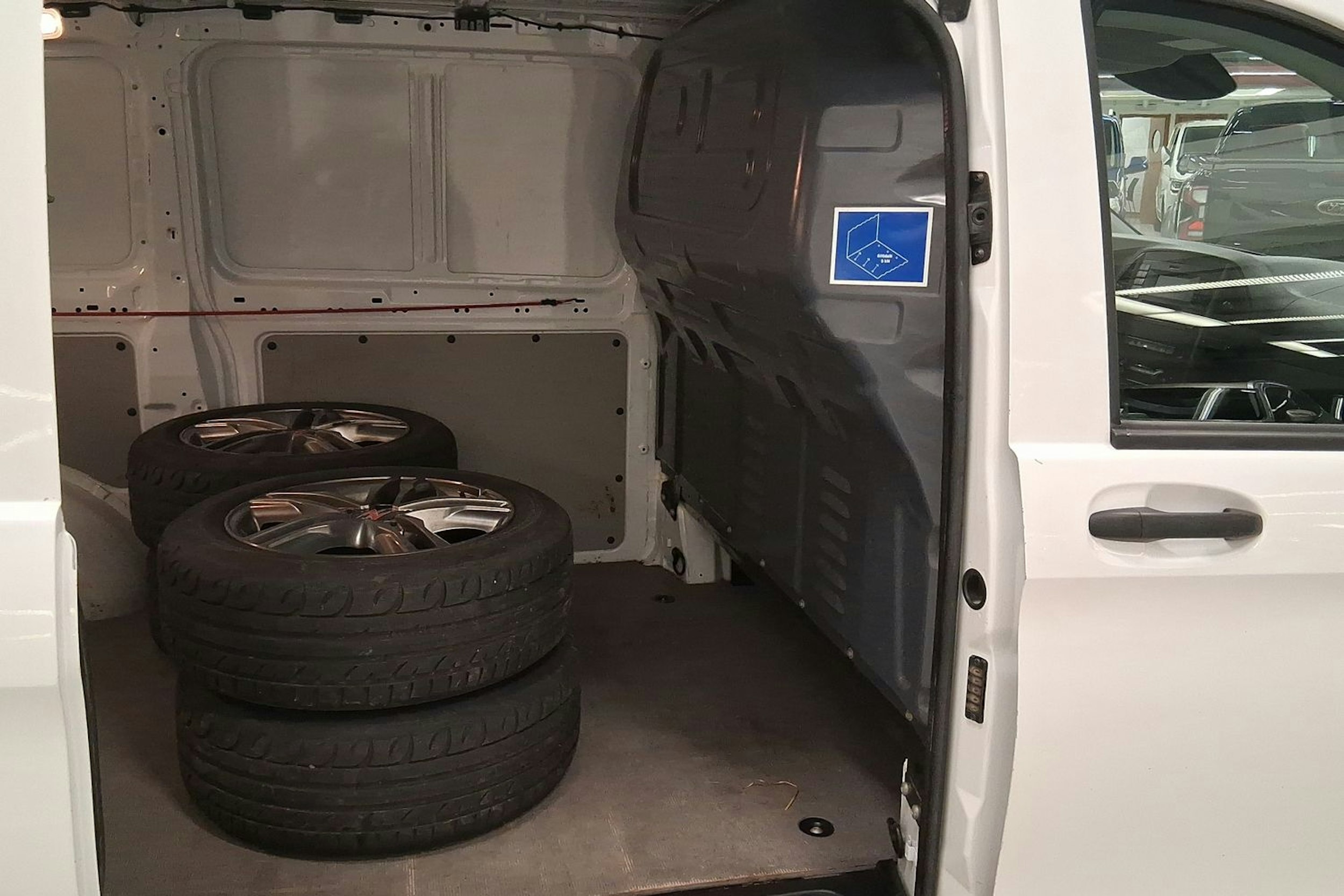 valkoinen Mercedes-Benz Vito 2017 kuva 13.