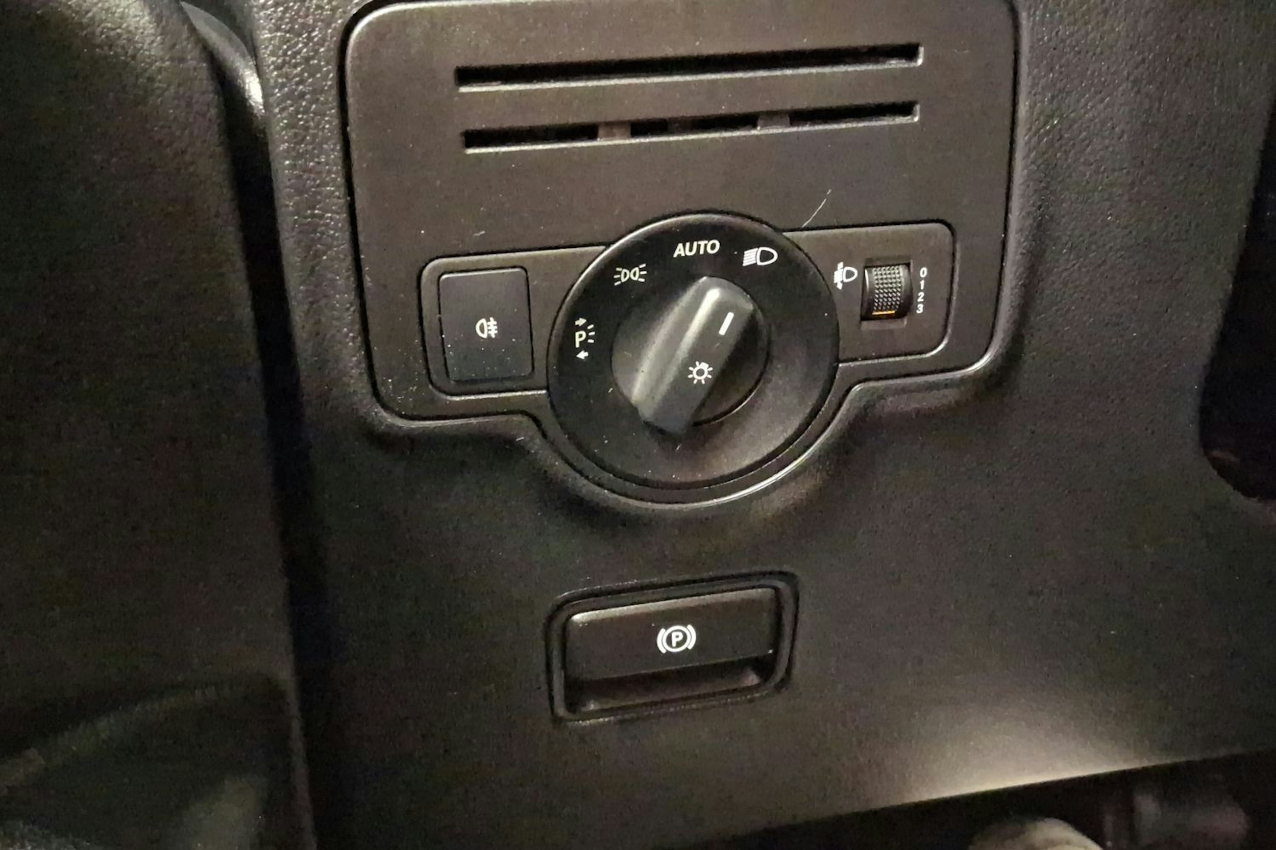 valkoinen Mercedes-Benz Vito 2017 kuva 22.