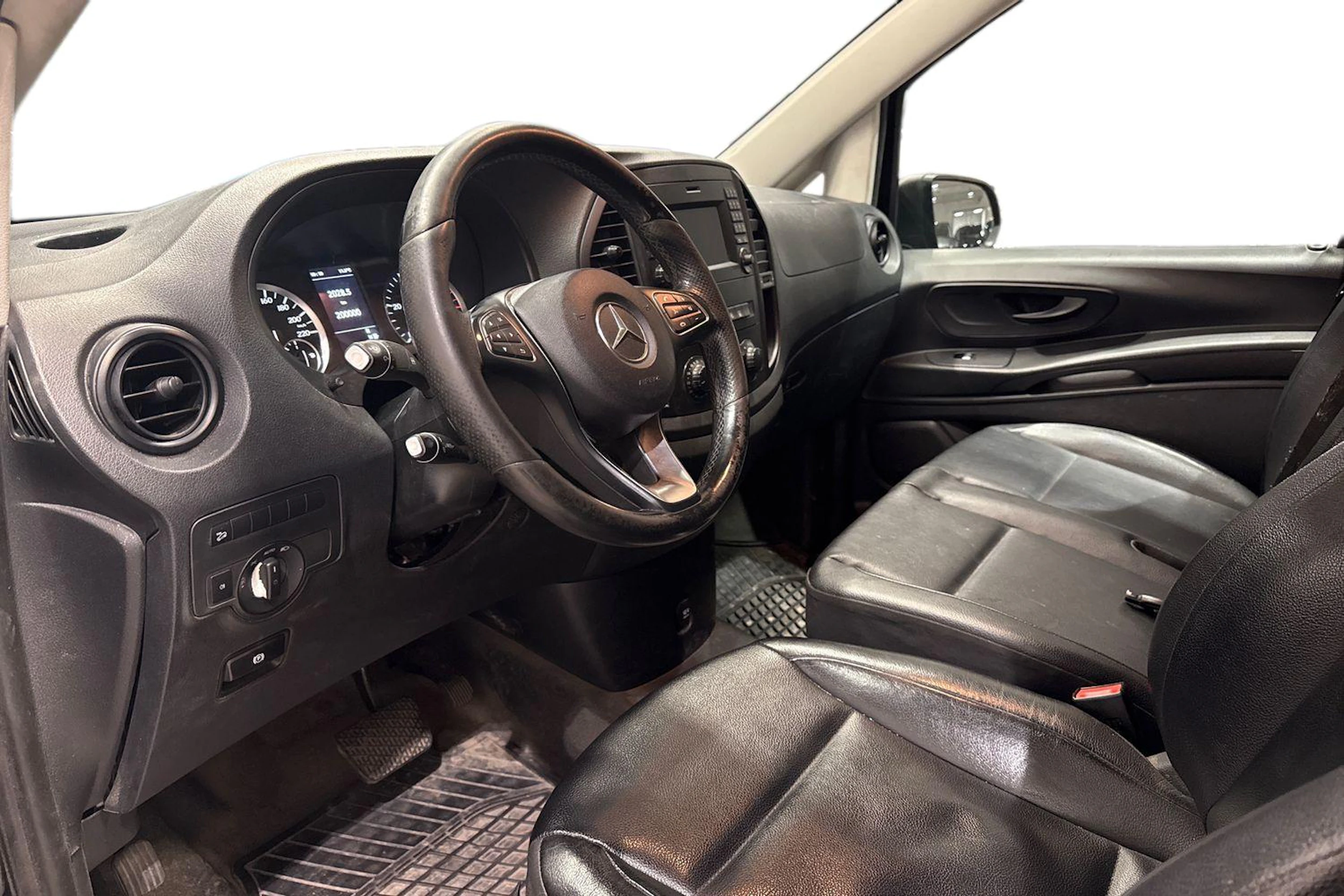 musta Mercedes-Benz Vito 2017 kuva 3.