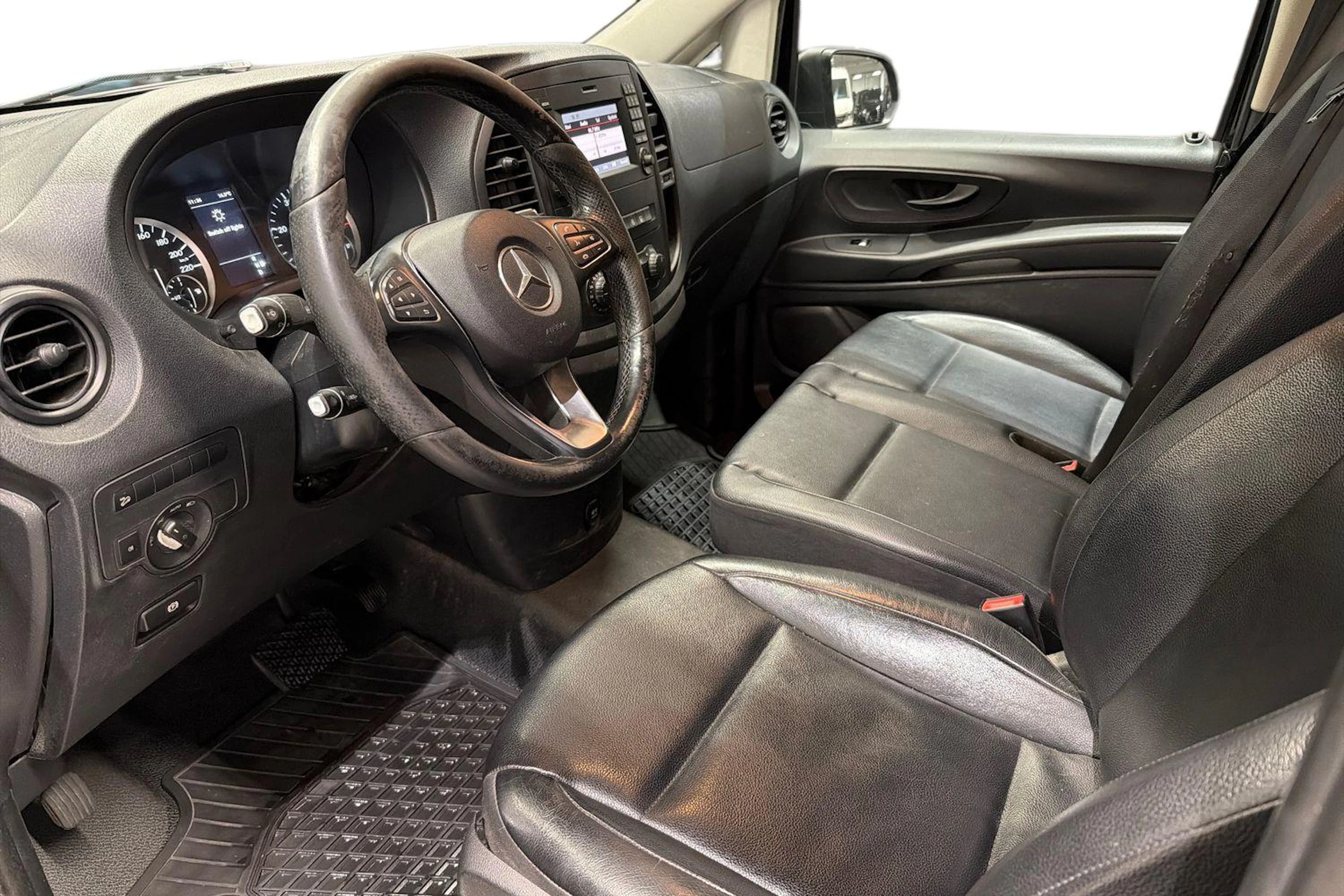 musta Mercedes-Benz Vito 2017 kuva 8.