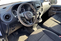 Valkoinen Mercedes-Benz Vito 2017 kuva 3.