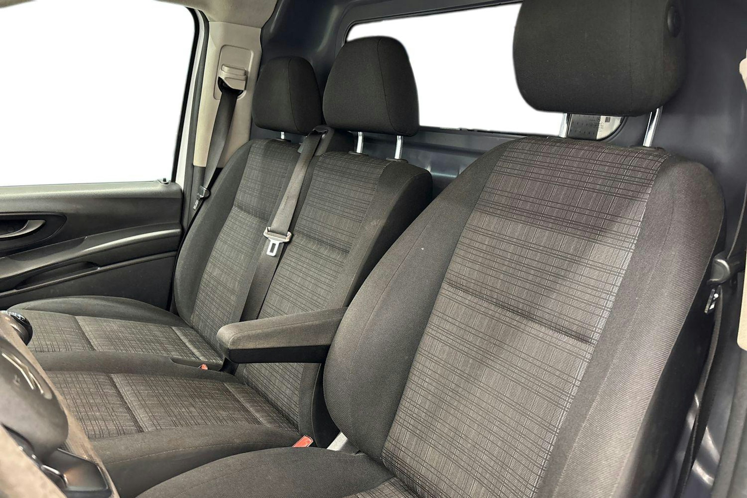 Valkoinen Mercedes-Benz Vito 2017 kuva 10.