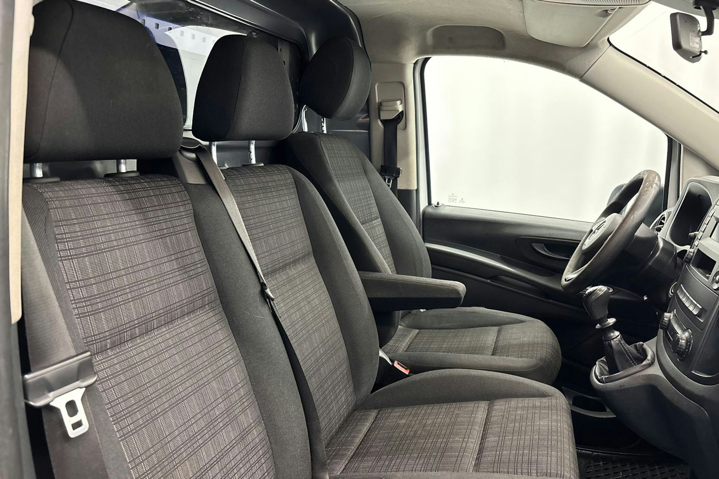 Valkoinen Mercedes-Benz Vito 2017 kuva 13.