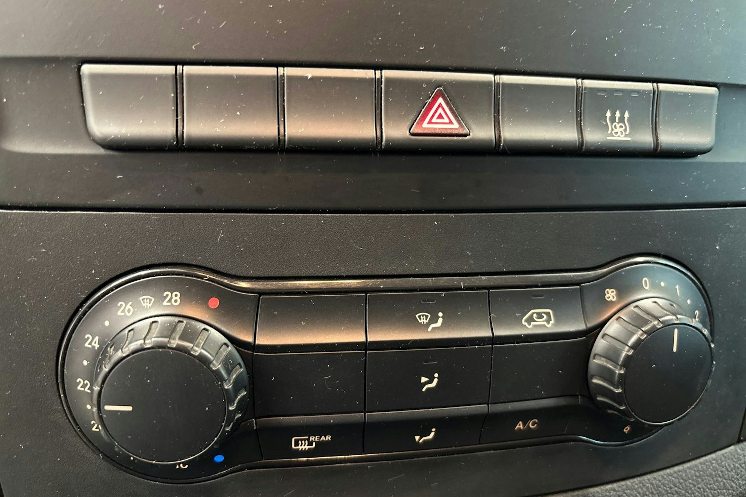 Valkoinen Mercedes-Benz Vito 2017 kuva 18.