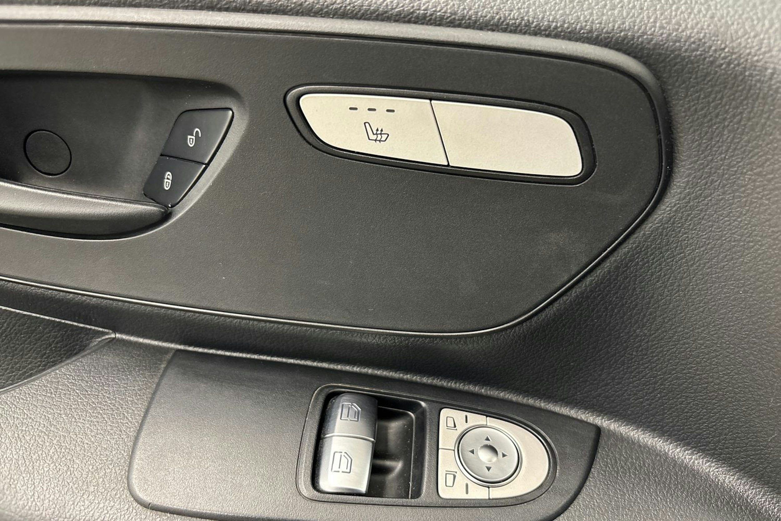 Valkoinen Mercedes-Benz Vito 2017 kuva 21.