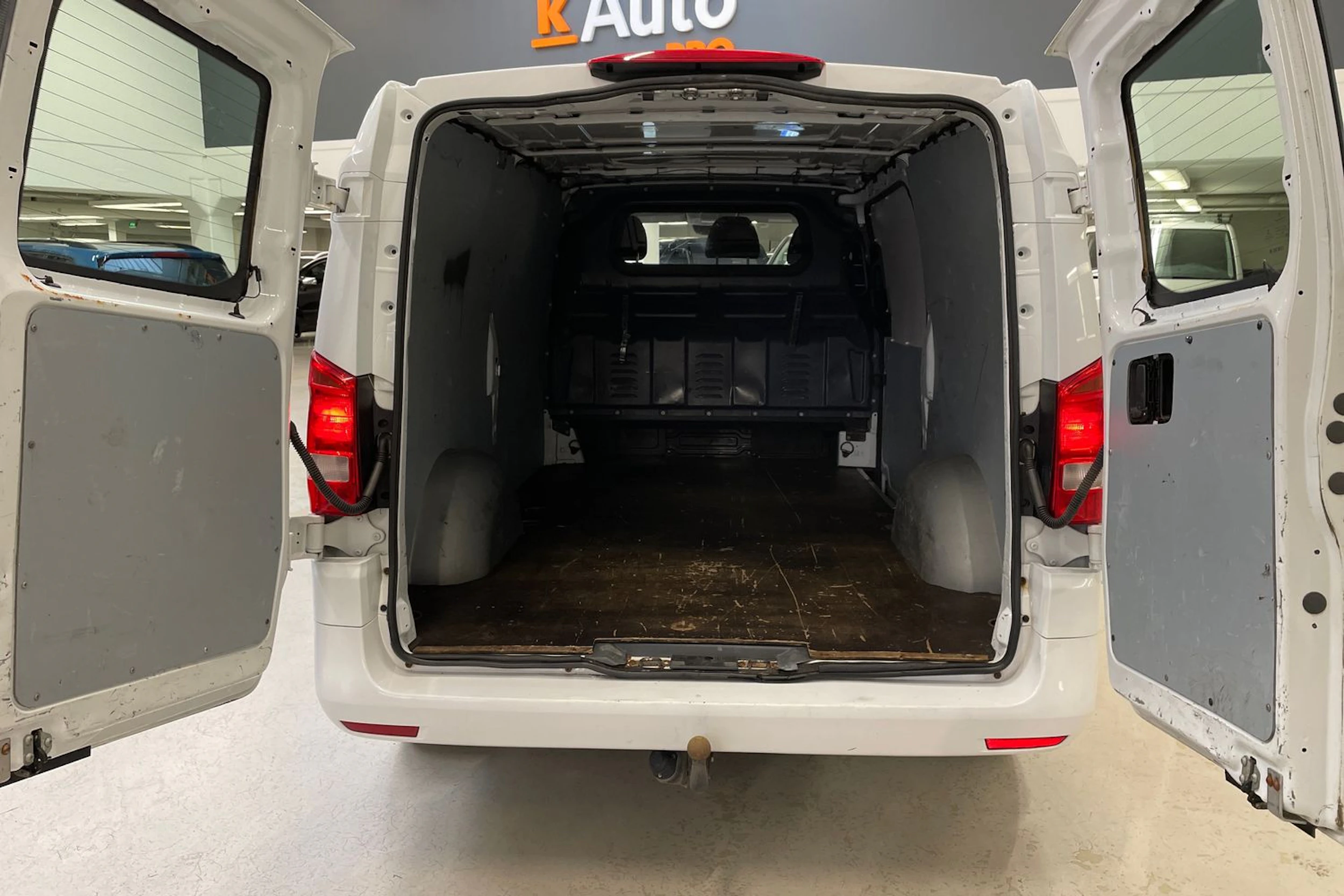 valkoinen Mercedes-Benz Vito 2017 kuva 13.
