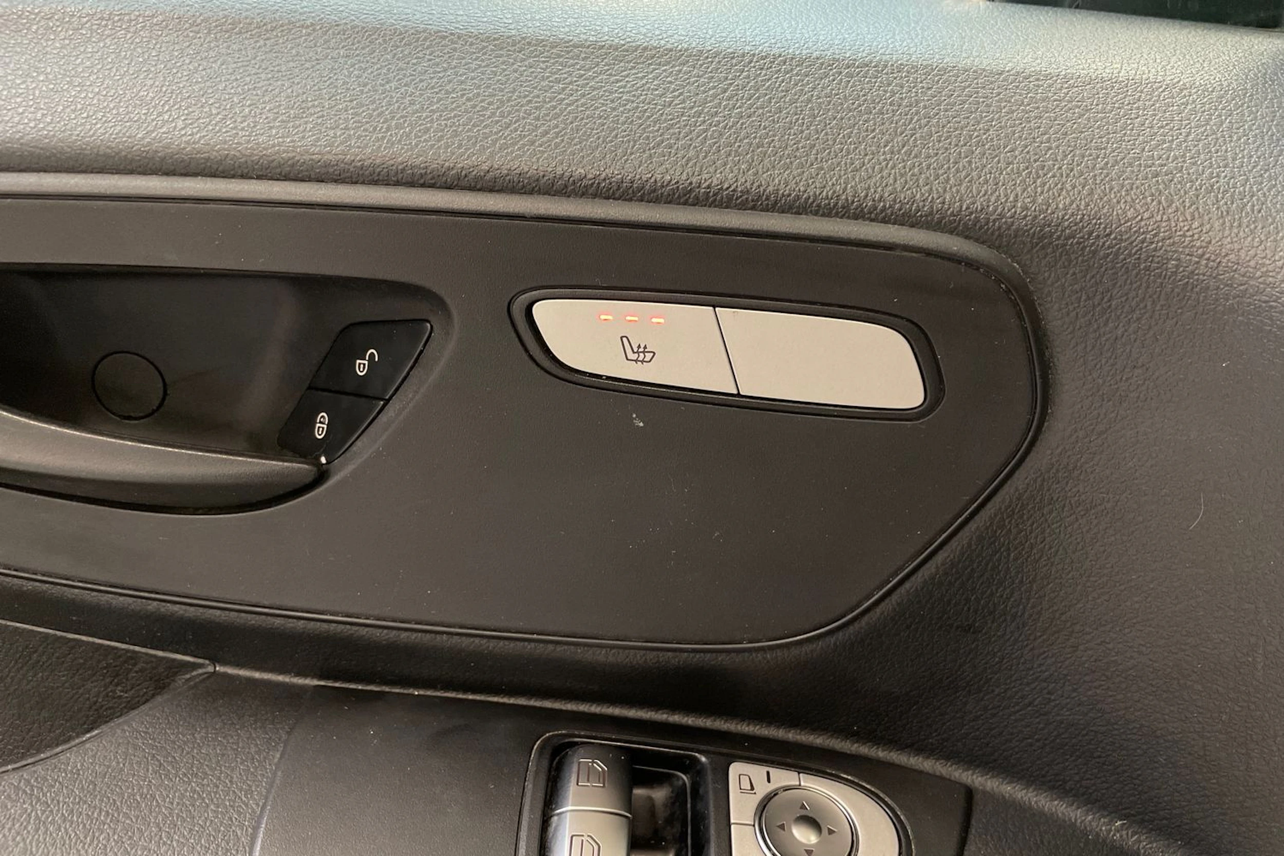 valkoinen Mercedes-Benz Vito 2017 kuva 20.