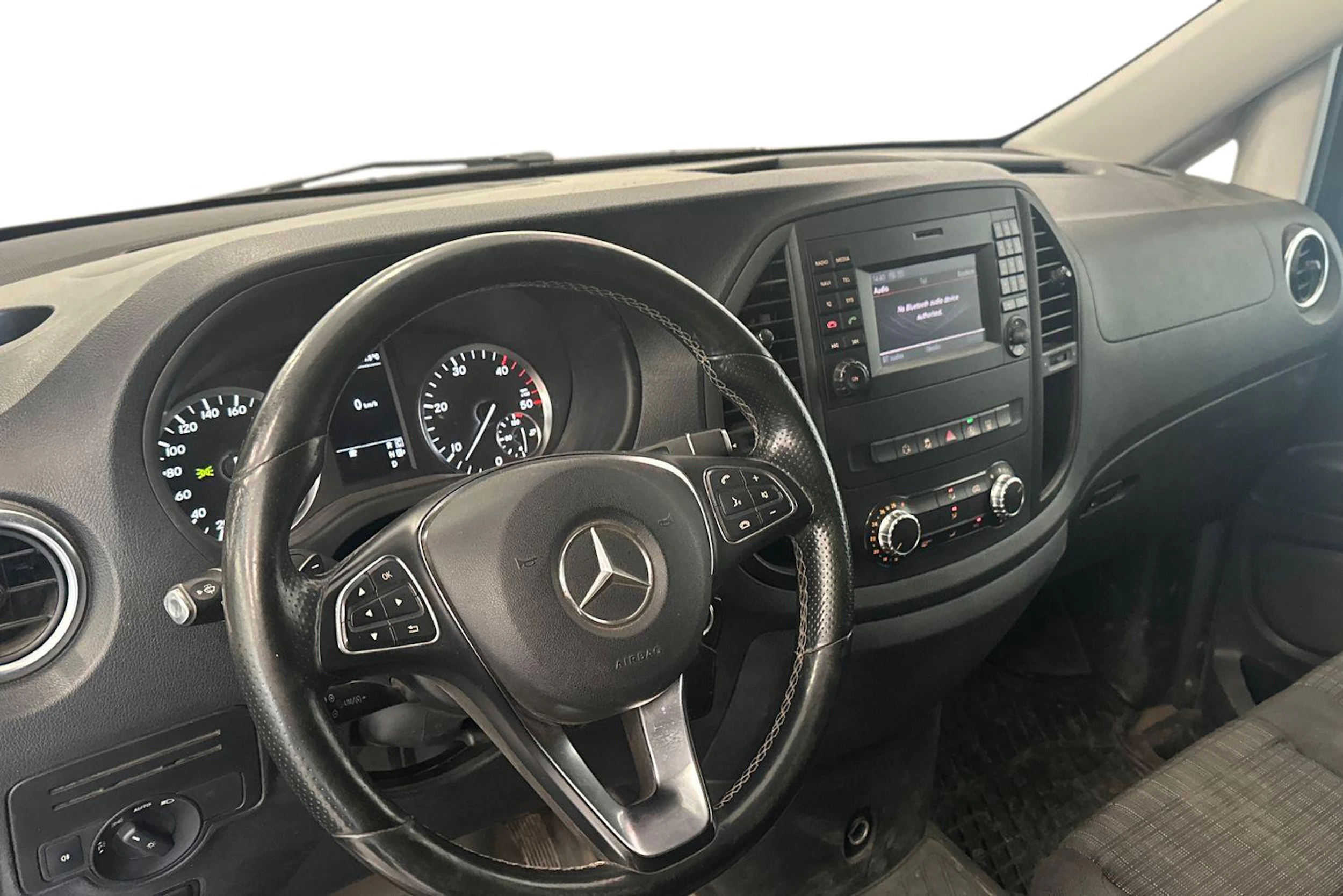 harmaa Mercedes-Benz Vito 2017 kuva 3.