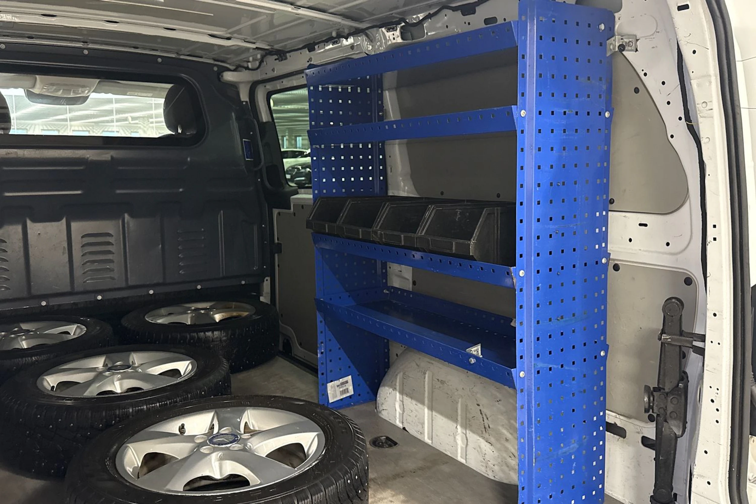 valkoinen Mercedes-Benz Vito 2017 kuva 12.