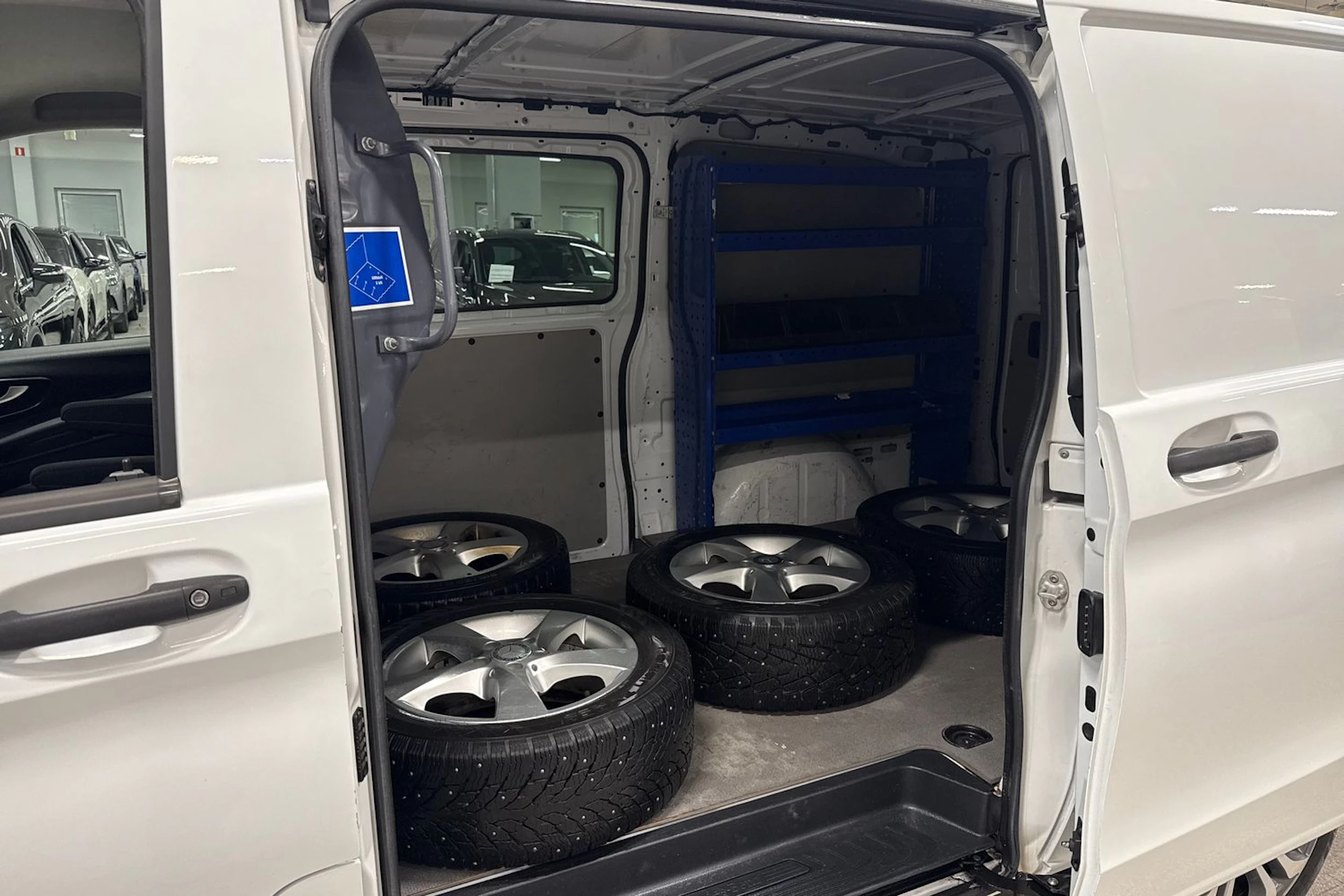 valkoinen Mercedes-Benz Vito 2017 kuva 13.