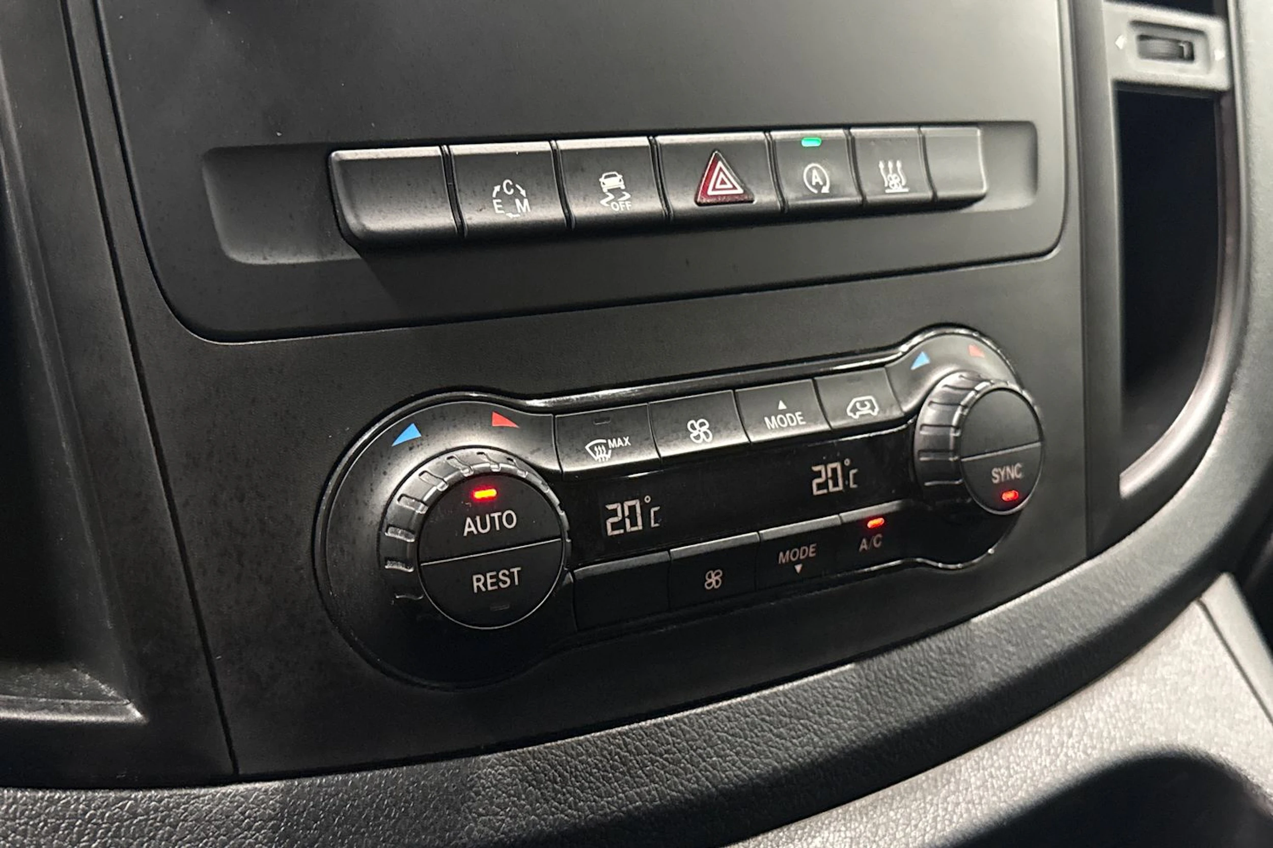 valkoinen Mercedes-Benz Vito 2017 kuva 20.