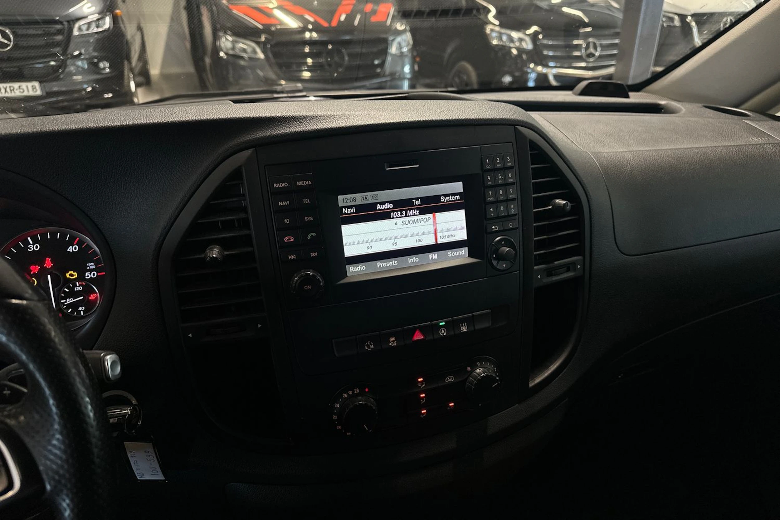 valkoinen Mercedes-Benz Vito 2017 kuva 4.